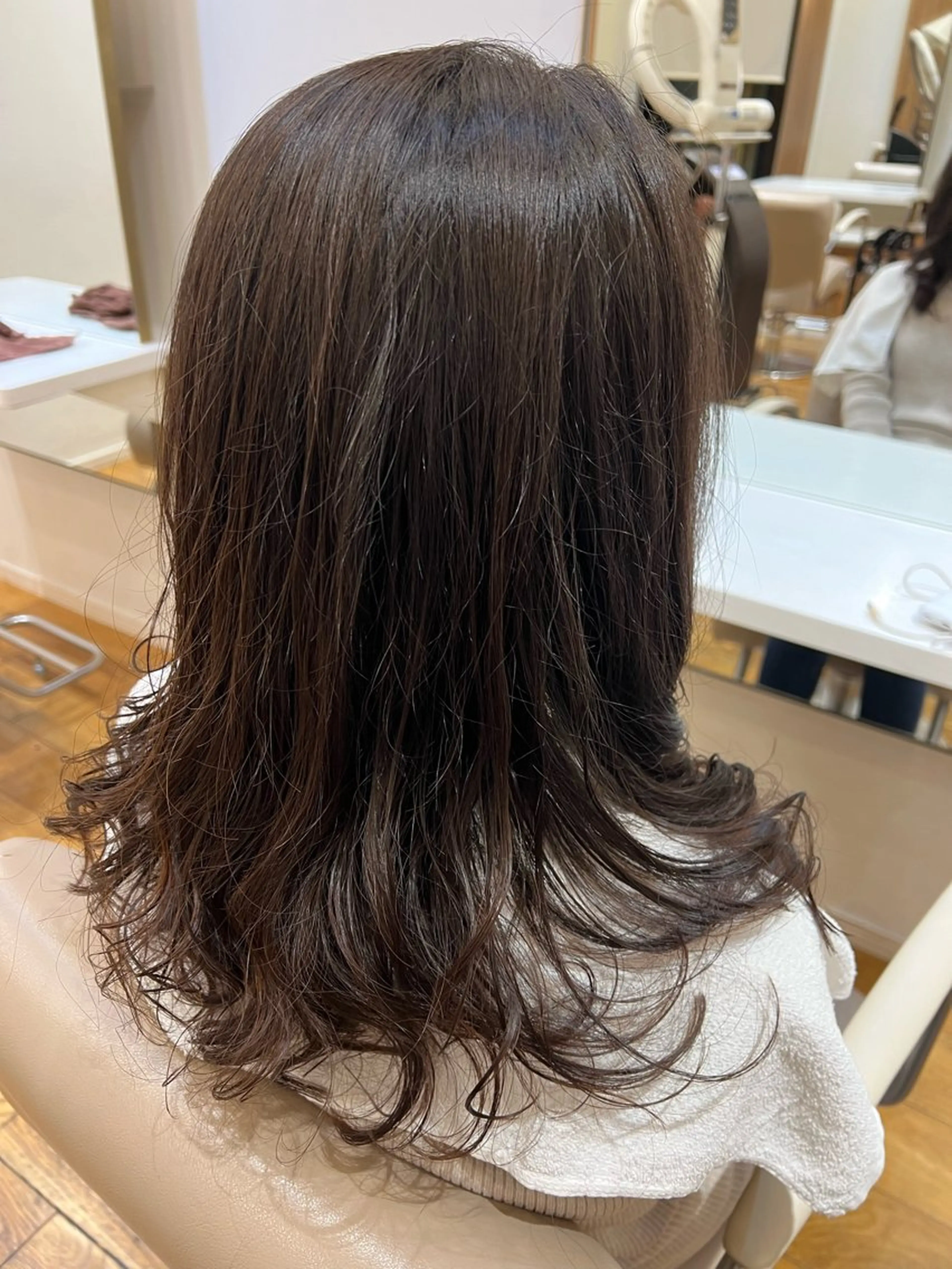 セミロング 村中 逸紀のヘアスタイル