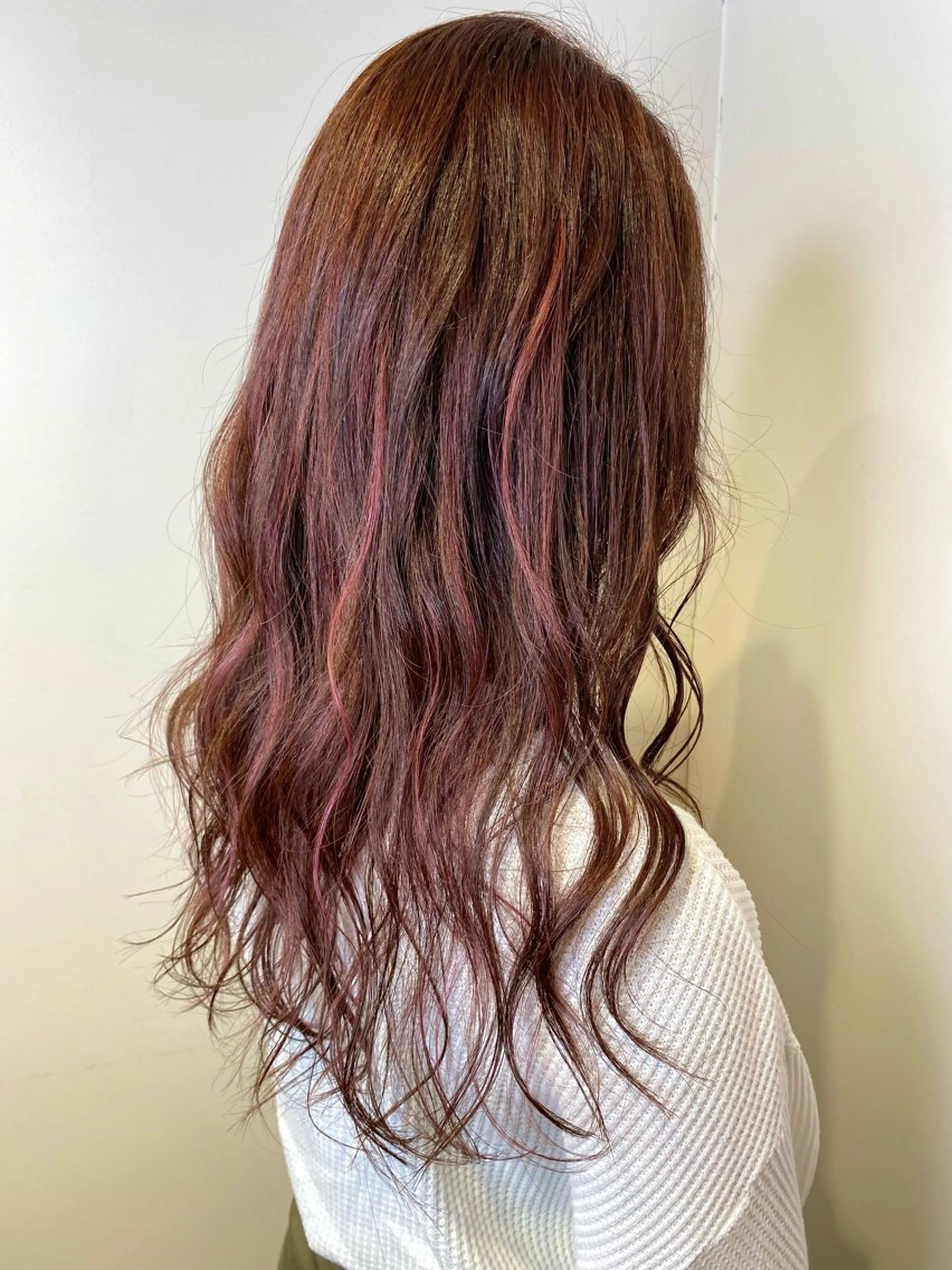ロング カラー ハイライトカラー ピンクカラー ハイライト 暖色系カラー まおのヘアスタイル