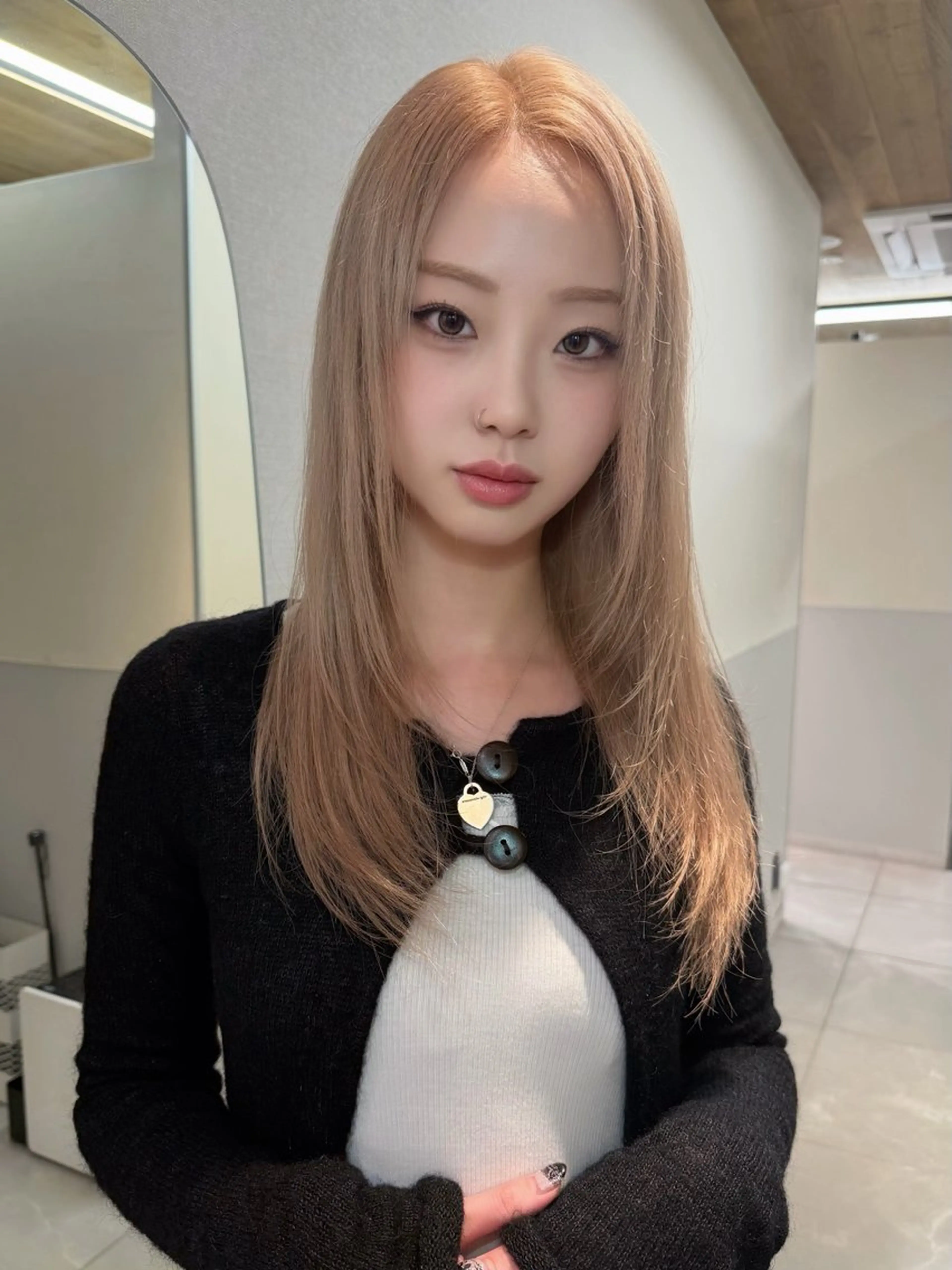 セミロング ヘアカラー トリートメント ViVIE   AOYAMA所属・RiA/レイヤーカッ ト/ハッシュカットのヘアスタイル