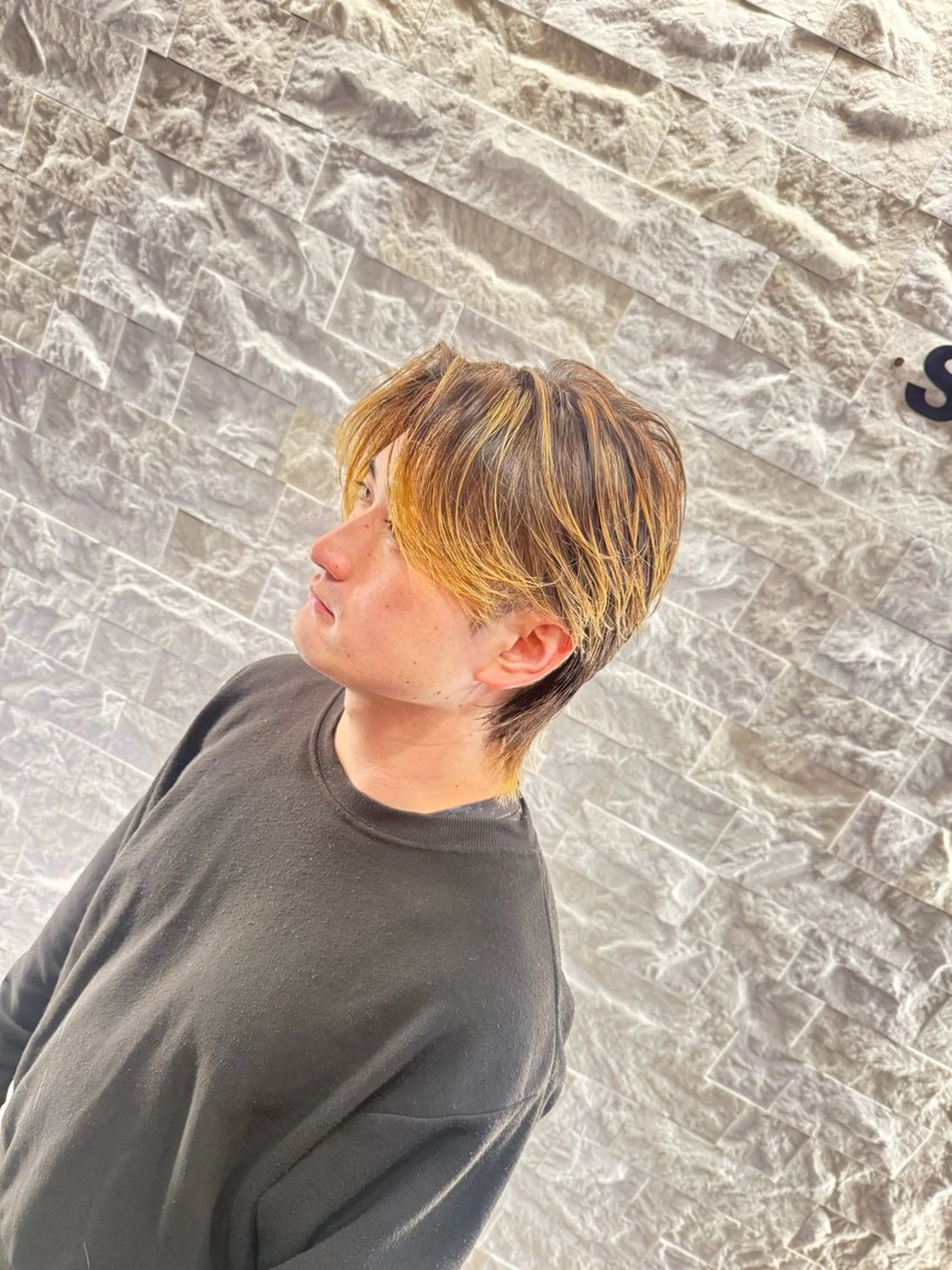 ミディアム メンズ センターパート メンズウルフカット ウルフカット カット Glanz Raum所属・深野 茜のヘアスタイル