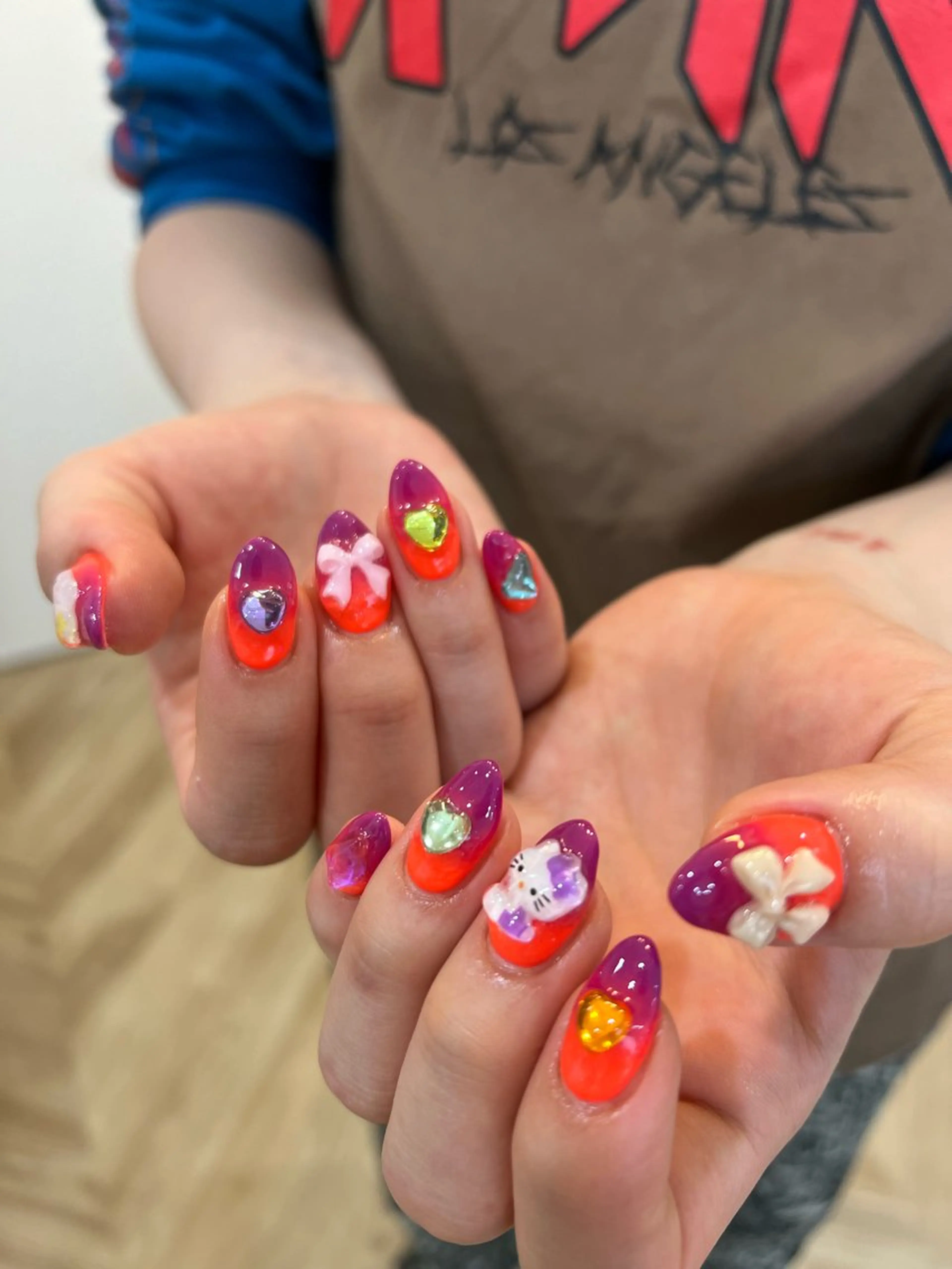 ネイル ハンドネイル フットネイル ハンドケア Nes.Nail所属・Miyagi Asamiのネイルデザイン