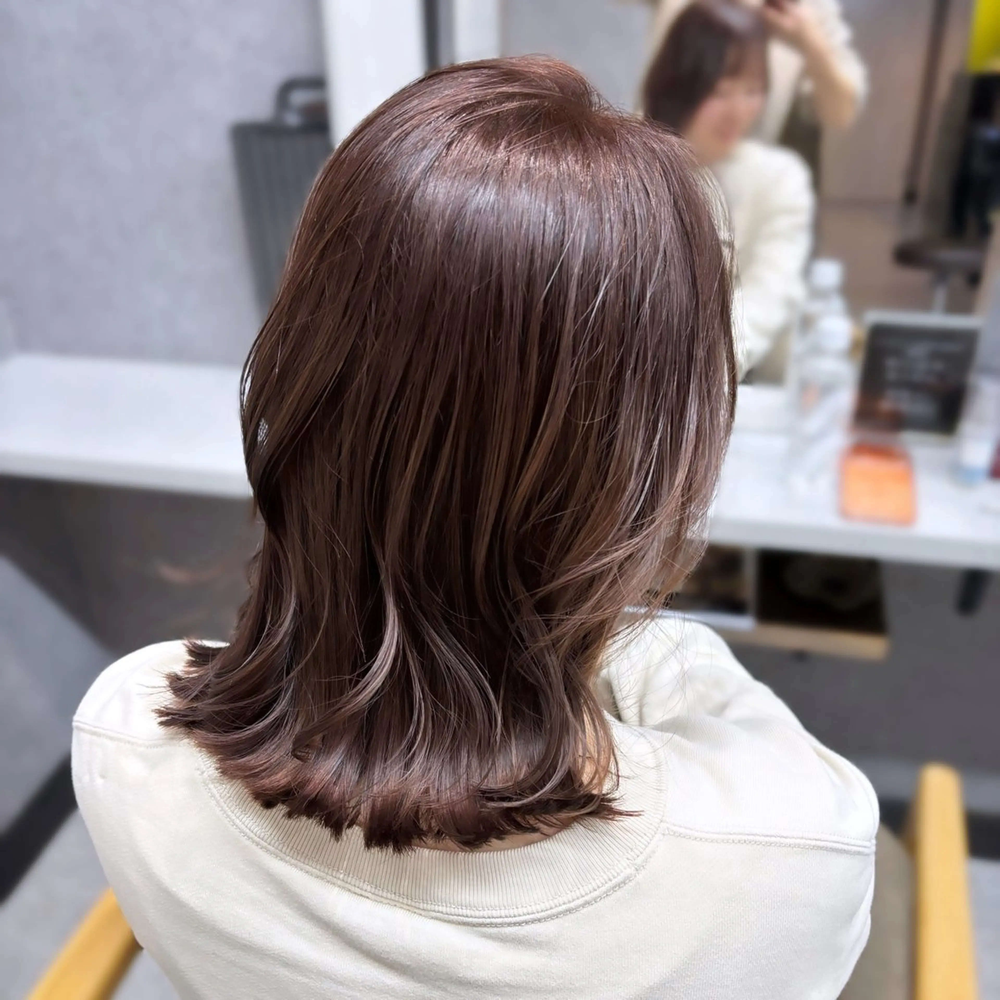 セミロング 望月 星来のヘアスタイル