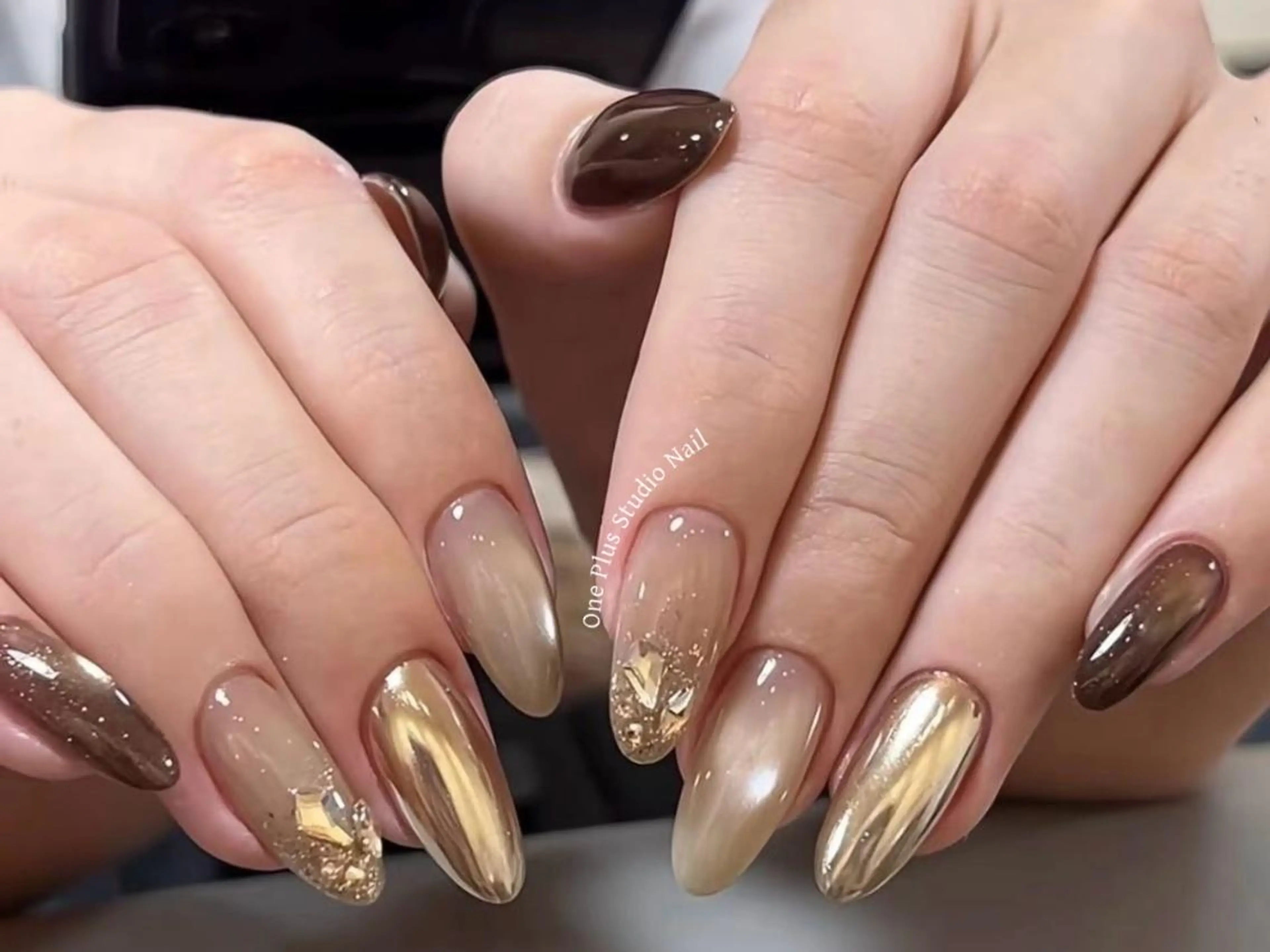 ネイル アートネイル オーロラネイル ガーリー キラキラネイル 韓国ネイル One plus StudioNailのネイルデザイン