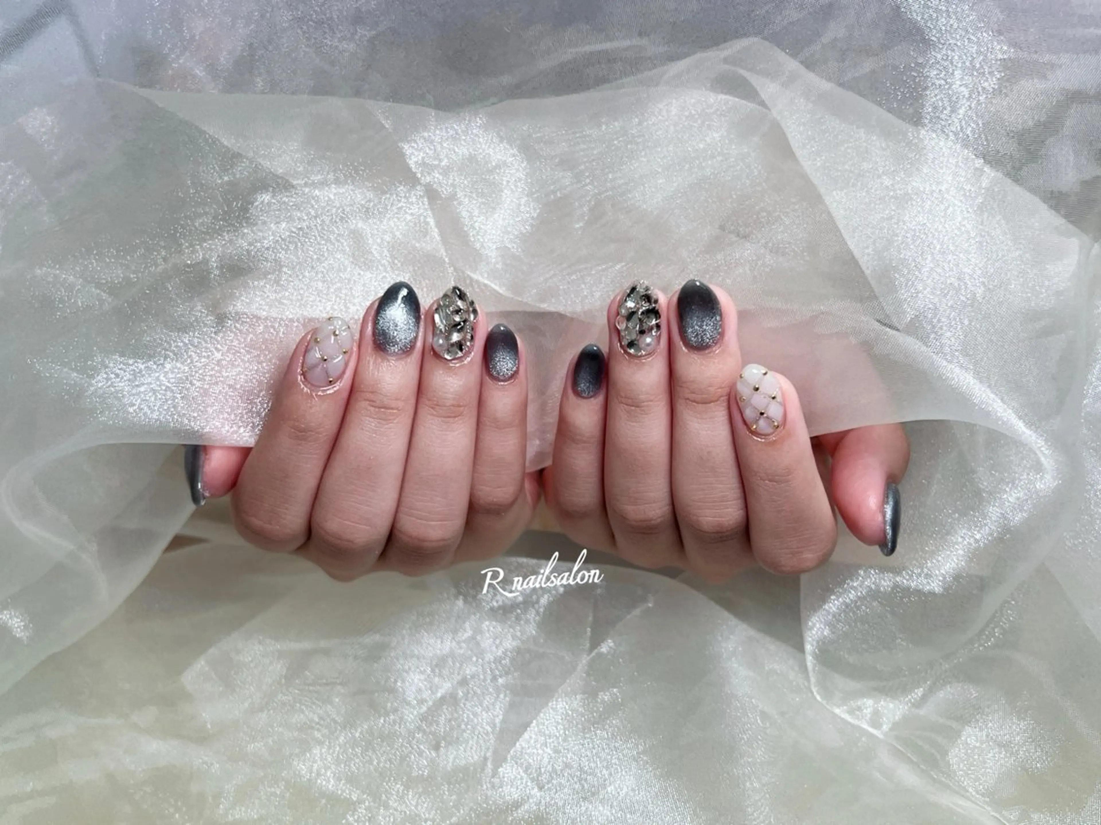 セミロング R NAILSALONのネイルデザイン