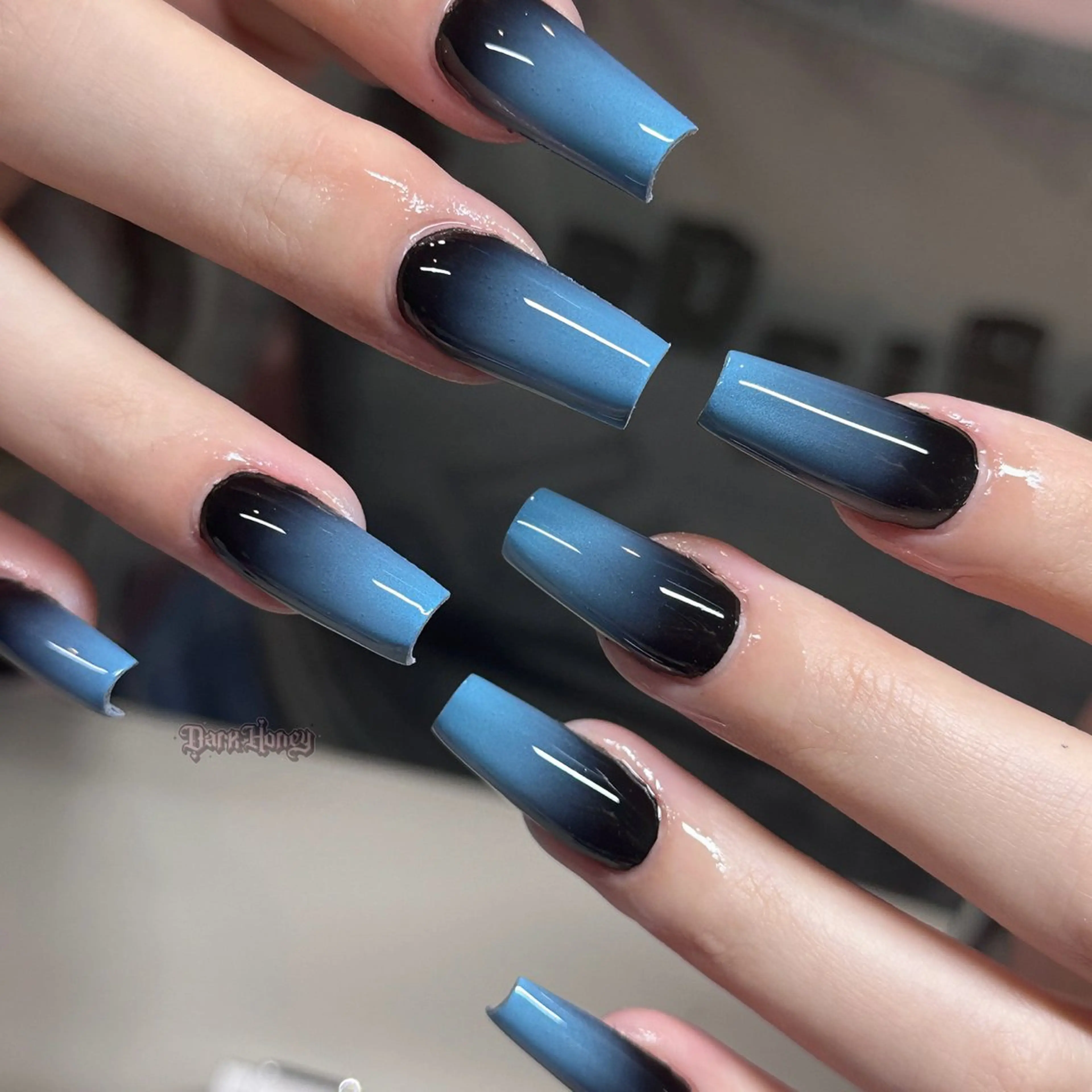 ネイル ハンドネイル Dark honey スカルプ専門原宿店のネイルデザイン