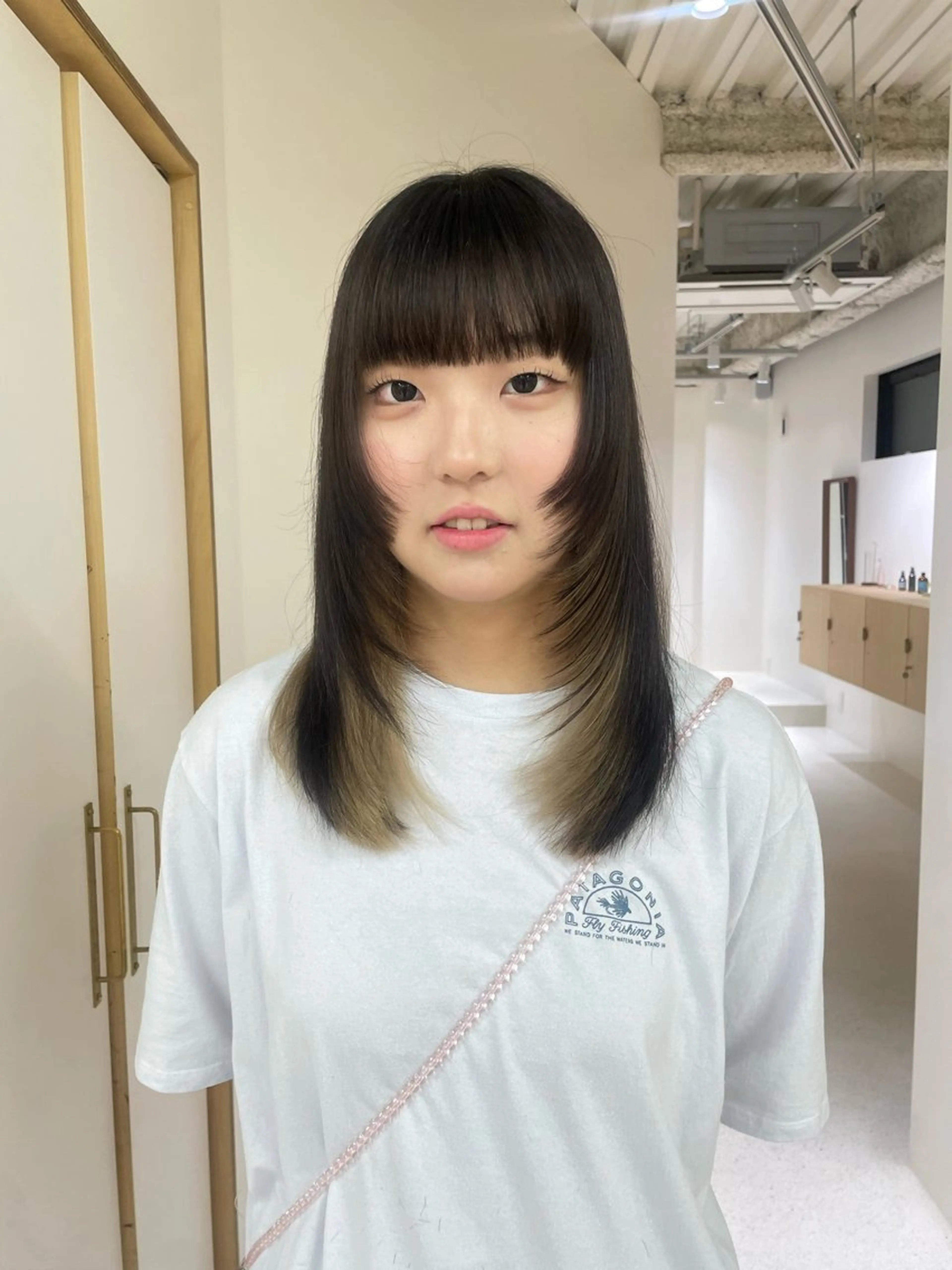 セミロング ハイレイヤー レイヤーカット DEE okumuraのヘアスタイル