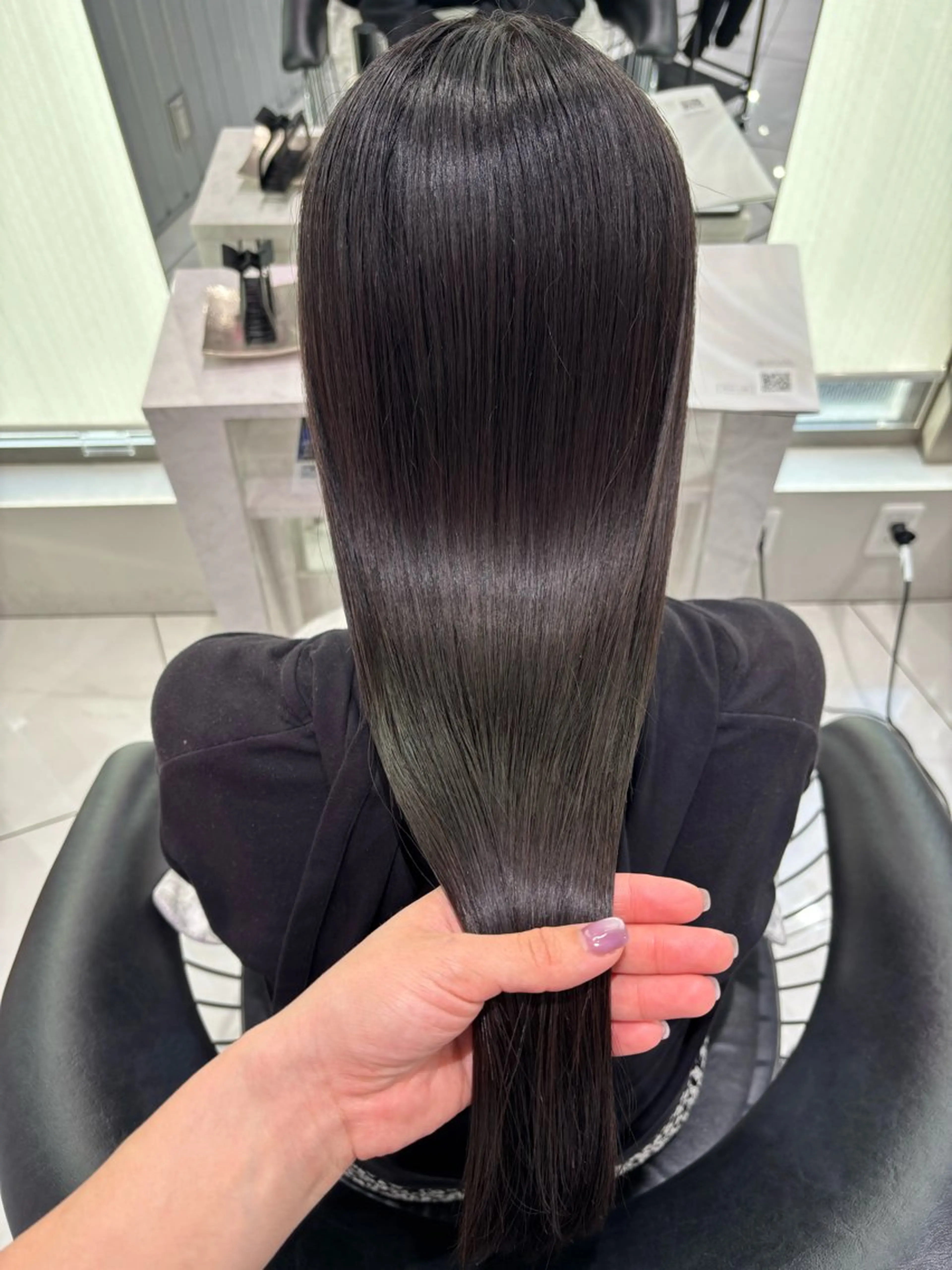 トリートメント Sakuraෆ˚* 暗髪×まつパ🖤🥀のヘアスタイル