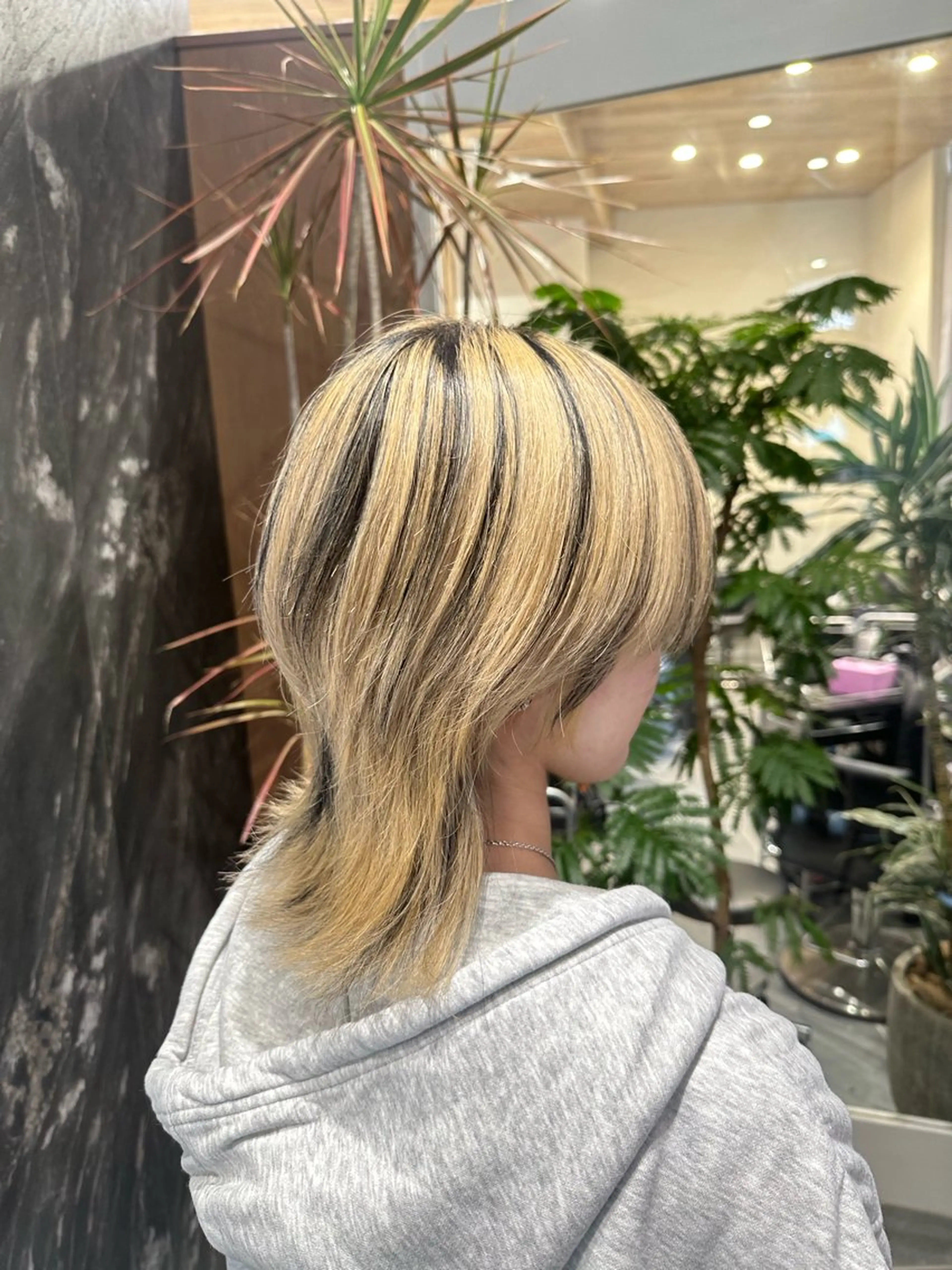 ミディアム カラー ブリーチ ケアブリーチ ダブルカラー ハイトーンカラー 韓国風ヘア salowin原宿iori所属・💋ハイトーンデザイ ンヘア💋A'nyuのヘアスタイル