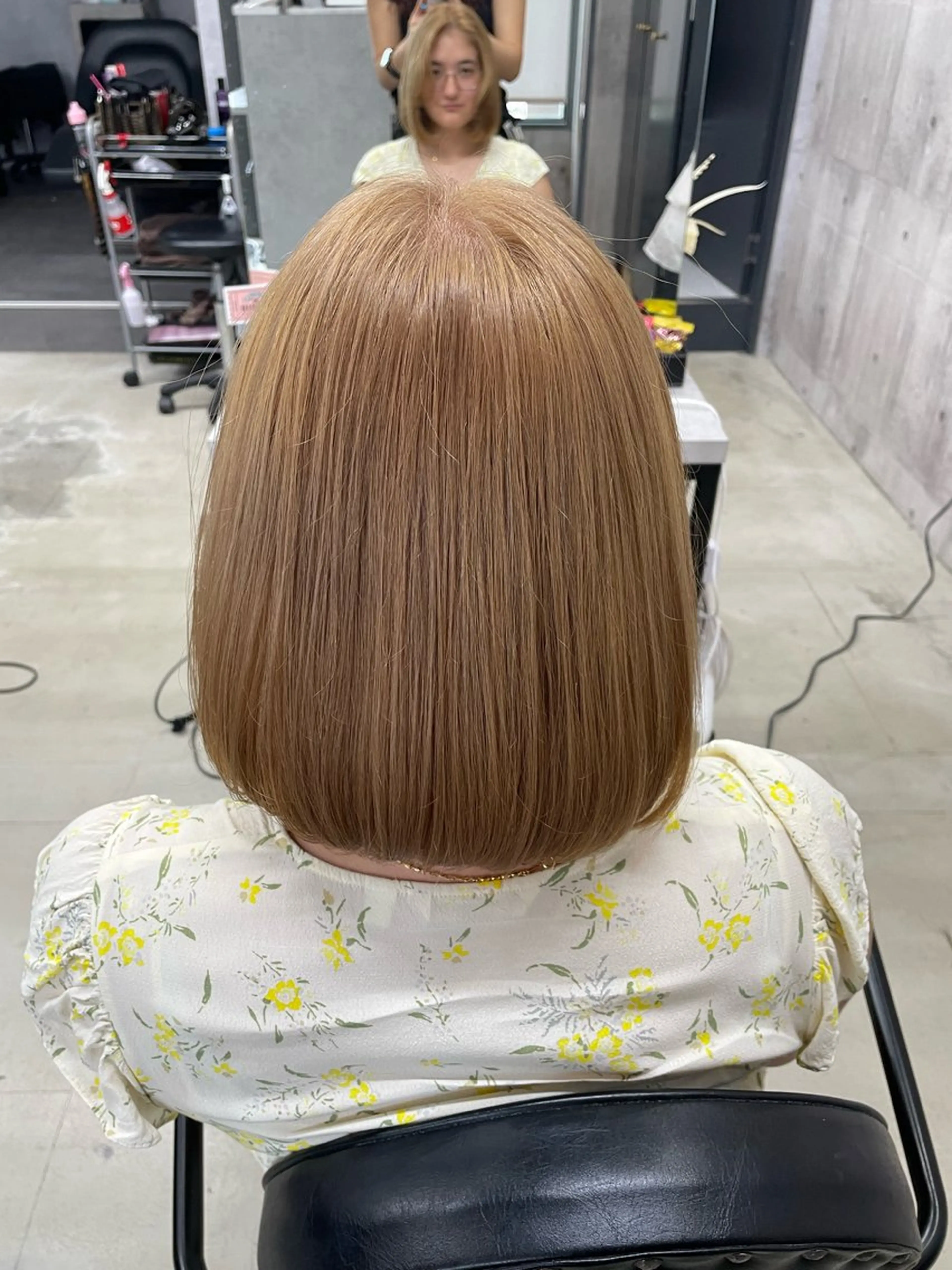 ショート カラー ベージュカラー ブリーチ ヘアカラー LUXBE LUCE 那覇小禄イオン店所属・LUXBE LUCE ひなののヘアスタイル