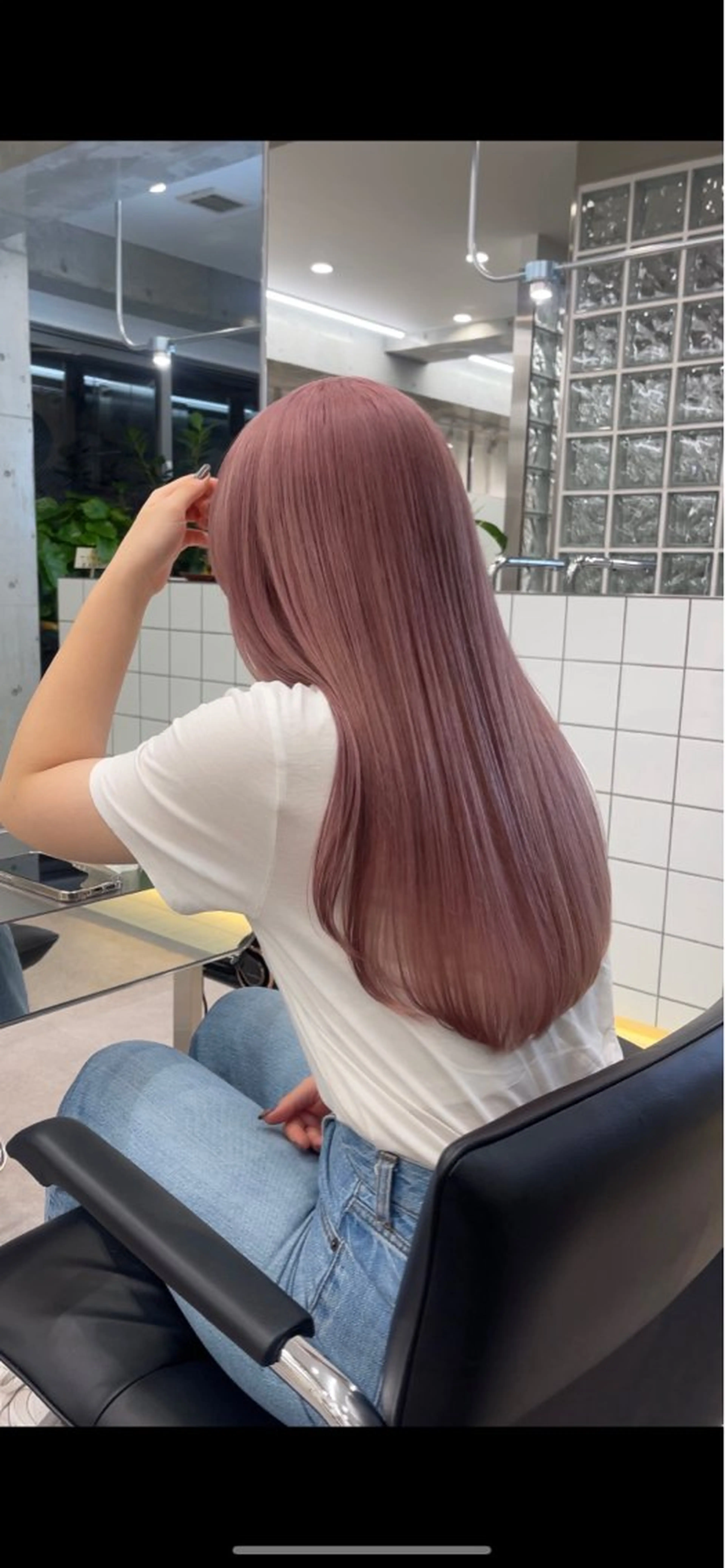 ロング cinq PROJECT所属・ミルクティーベージュ /三村克彦のヘアスタイル