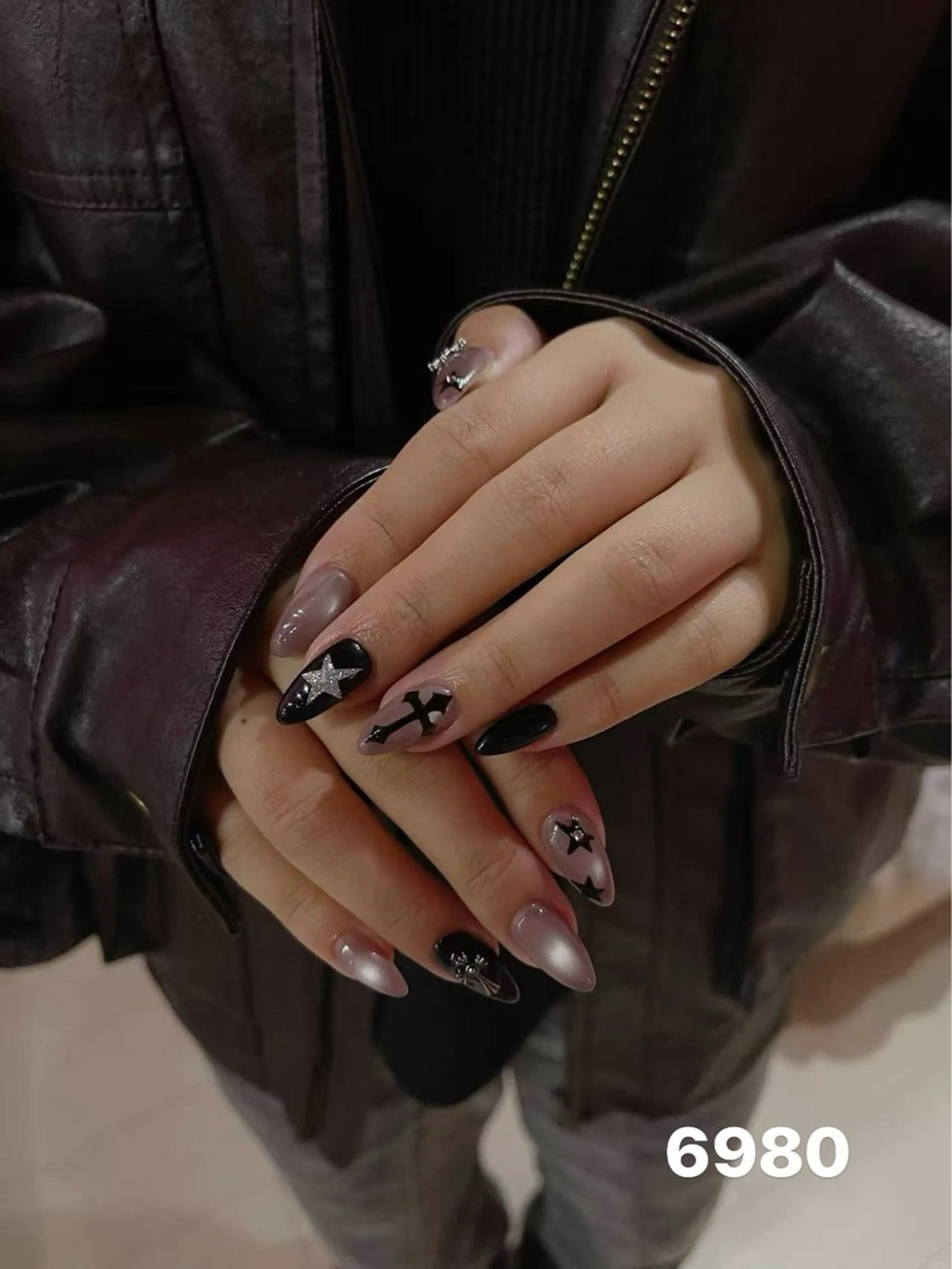 ネイル ハンドネイル 岡田 野良のネイルデザイン