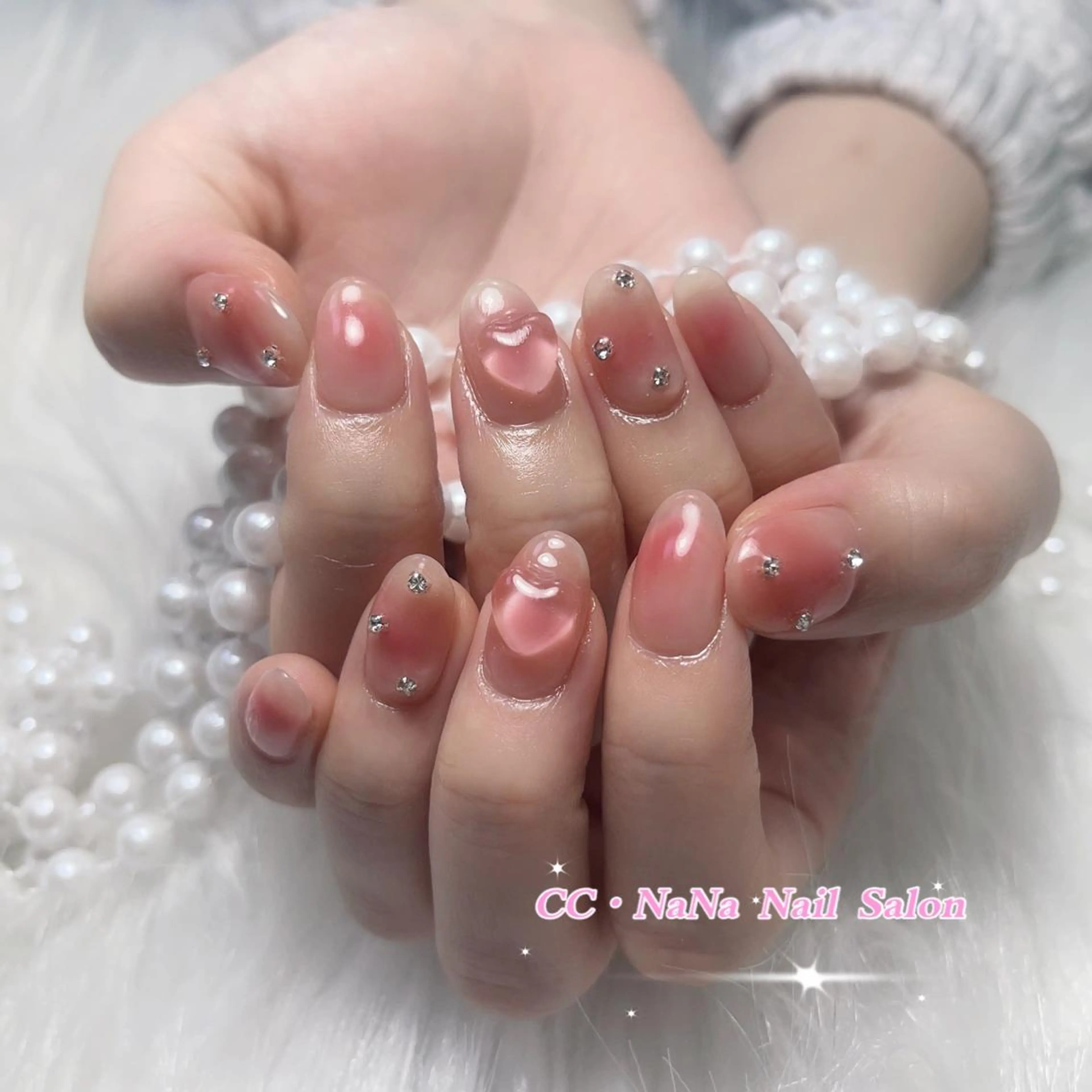 ミディアム 韓国風ヘア 💎CC・NaNa 韓国風ネイル🌙Cのネイルデザイン