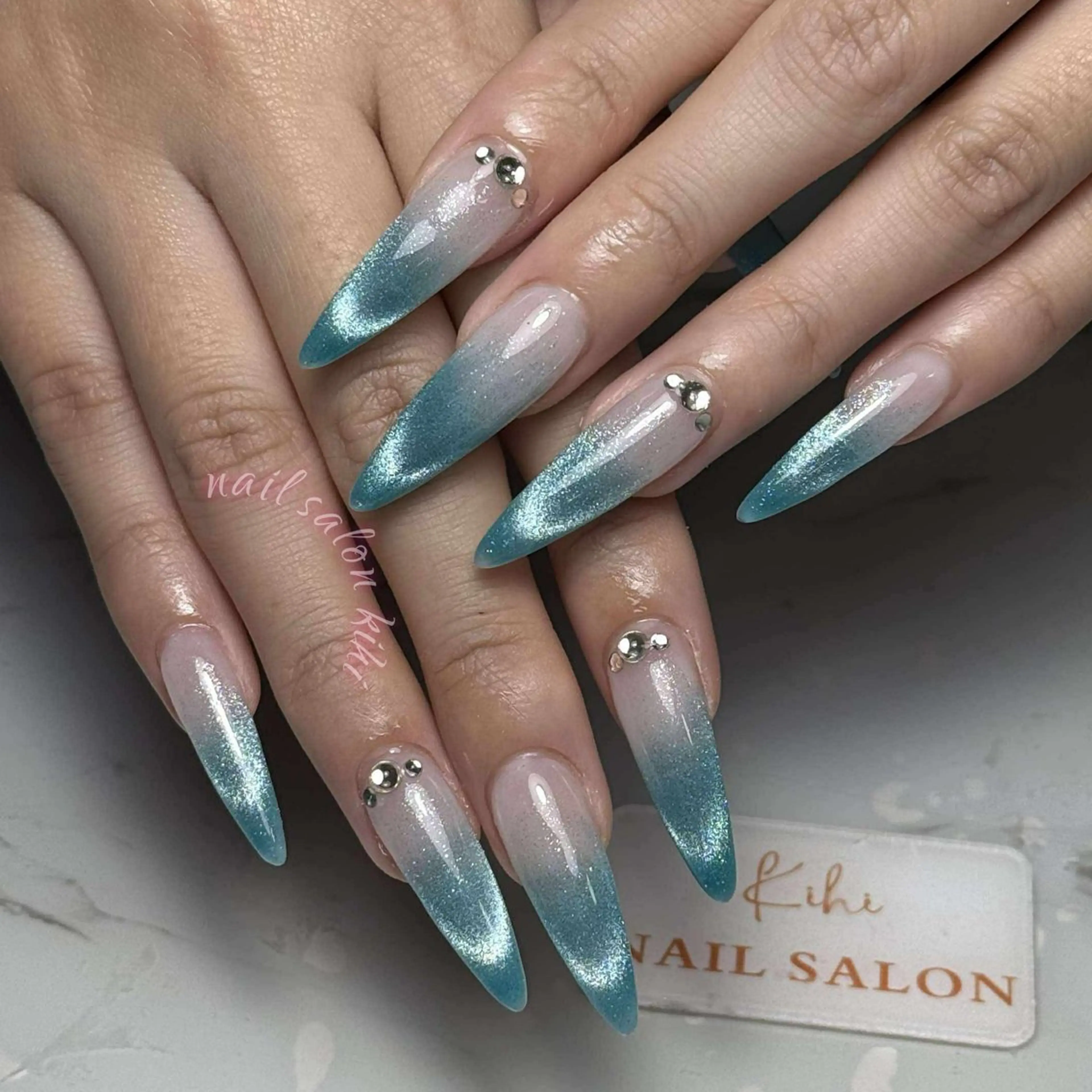 ネイル アートネイル フレンチネイル ジェルネイル グラデーション 韓国ネイル ハンドネイル 💕鈴木ユリ パラジェル/オフ無料のネイルデザイン