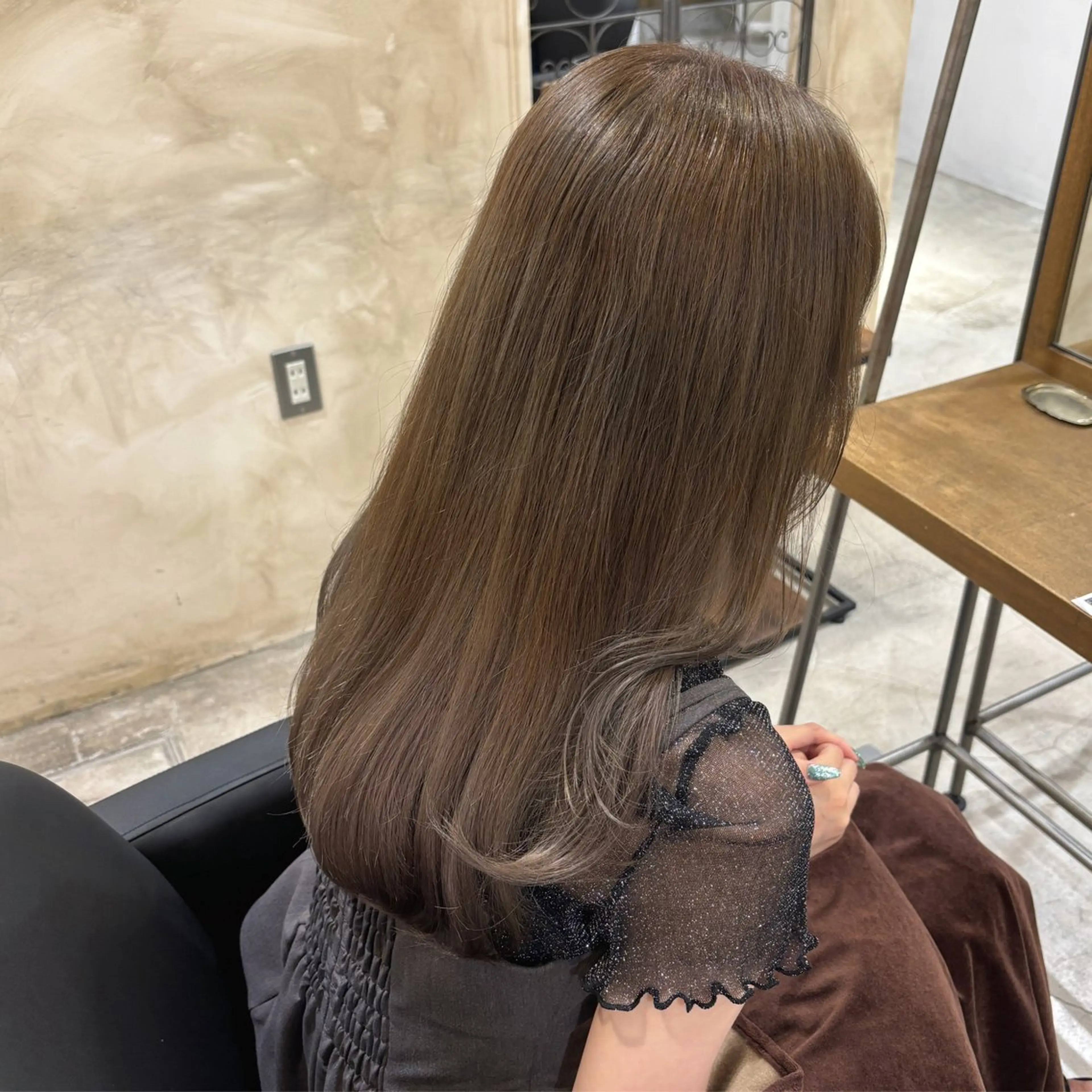 ロング カラー ブリーチ ダブルカラー グレージュ ブリーチなしカラー カット ヘアカラー トリートメント ツヤカラー🫧 Saeのヘアスタイル