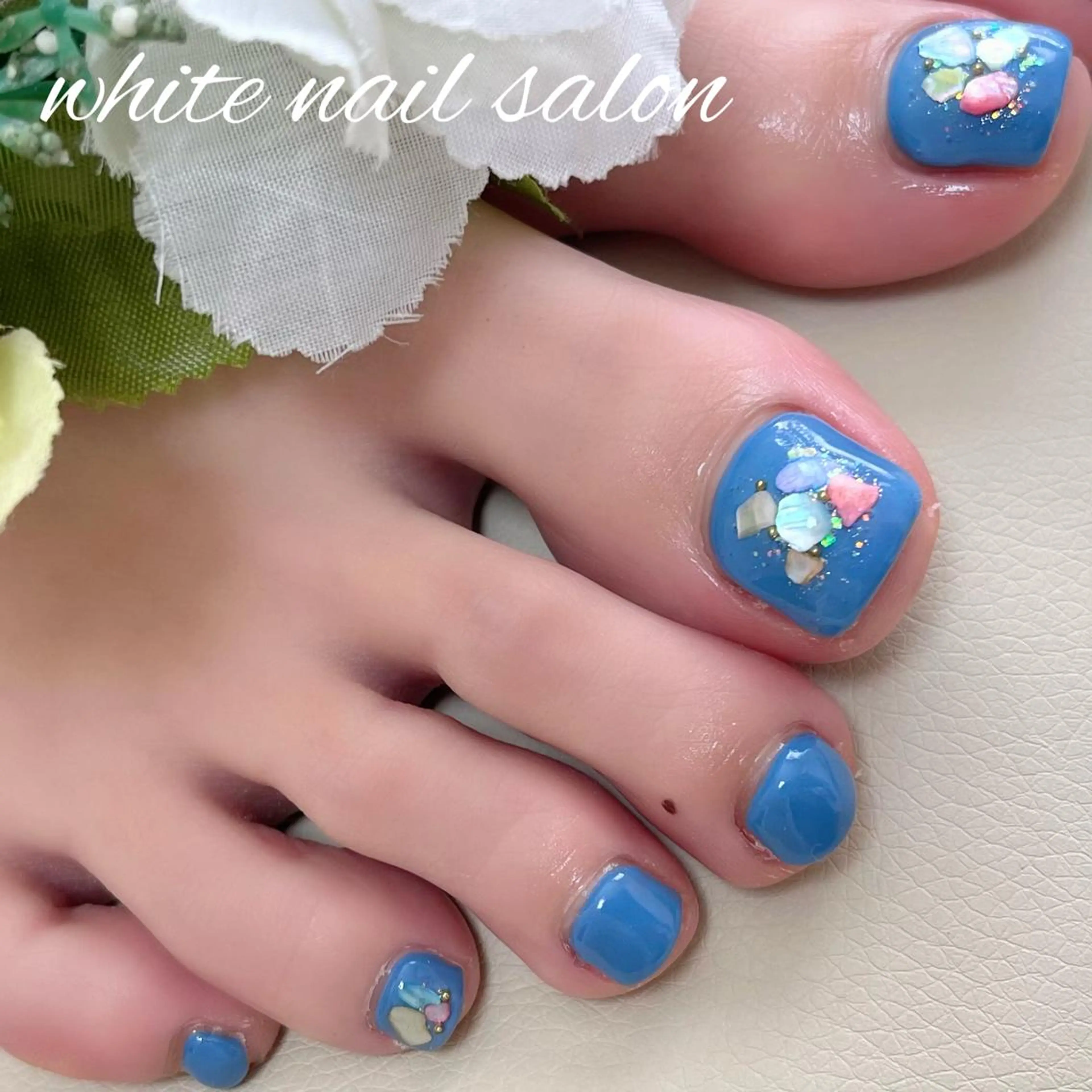 ネイル フットネイル ジェルネイル ハードジェル ラメ(グリッター) 持ち込み フットネイル white nail salonのネイルデザイン