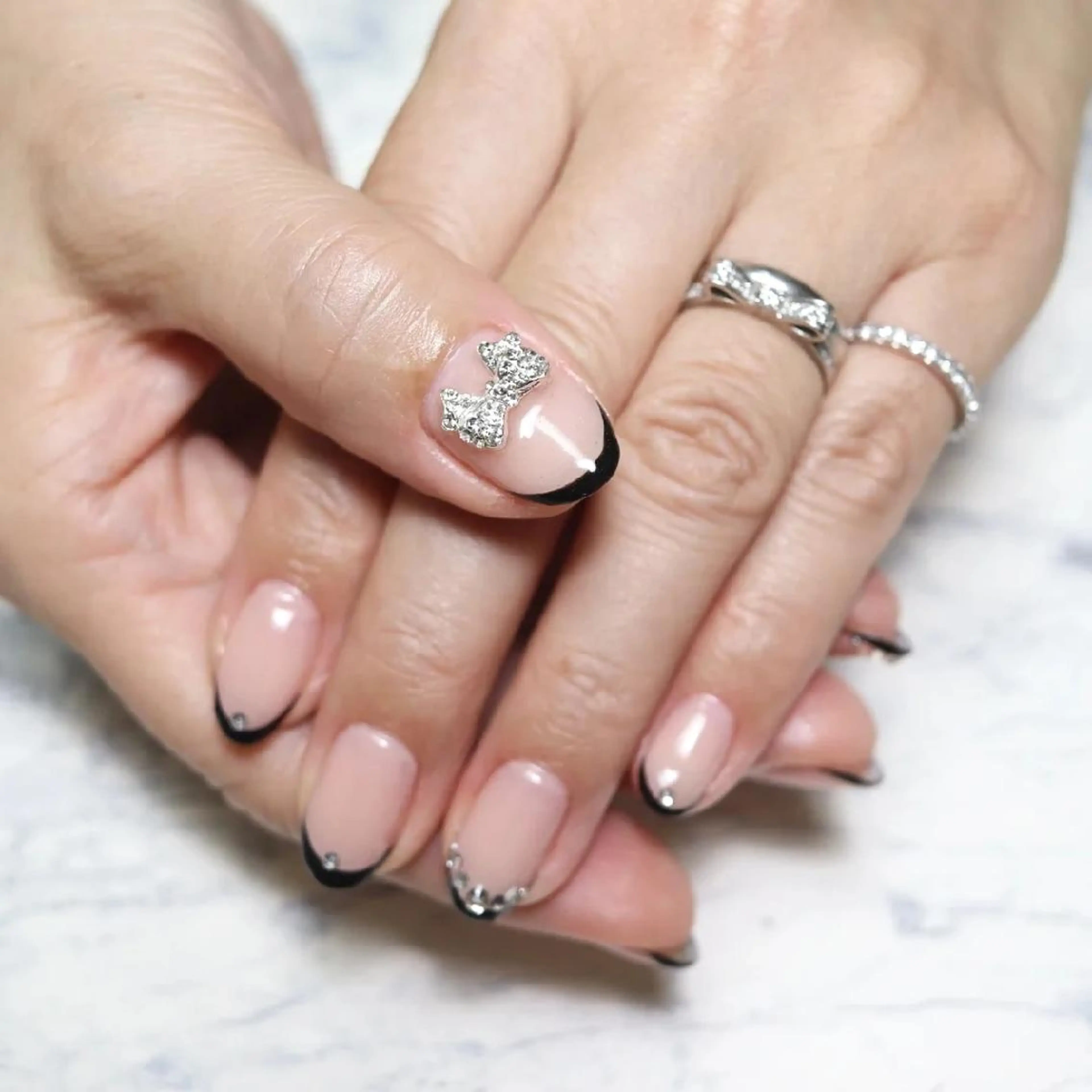 ネイル リボン ハンドネイル ハンドケア esplendor  エスプレンドル所属・esplendor  エスプレンドルのネイルデザイン