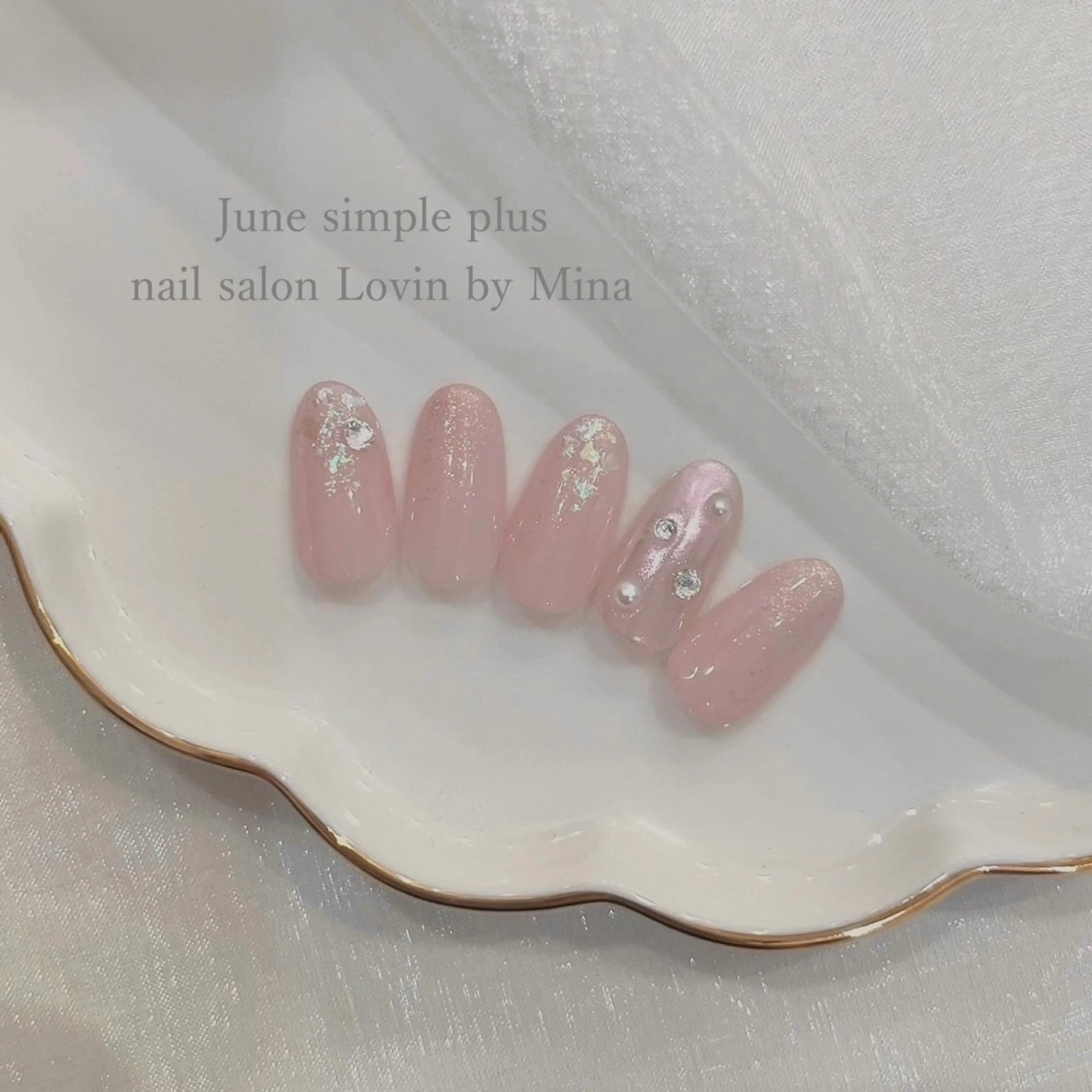 ネイル ジェルネイル マグネットネイル ニュアンスネイル オフィスネイル パラジェル パラジェルプレミアムサロン nail care &spa Lovin［ラヴィン］所属・Azegami Minaのネイルデザイン