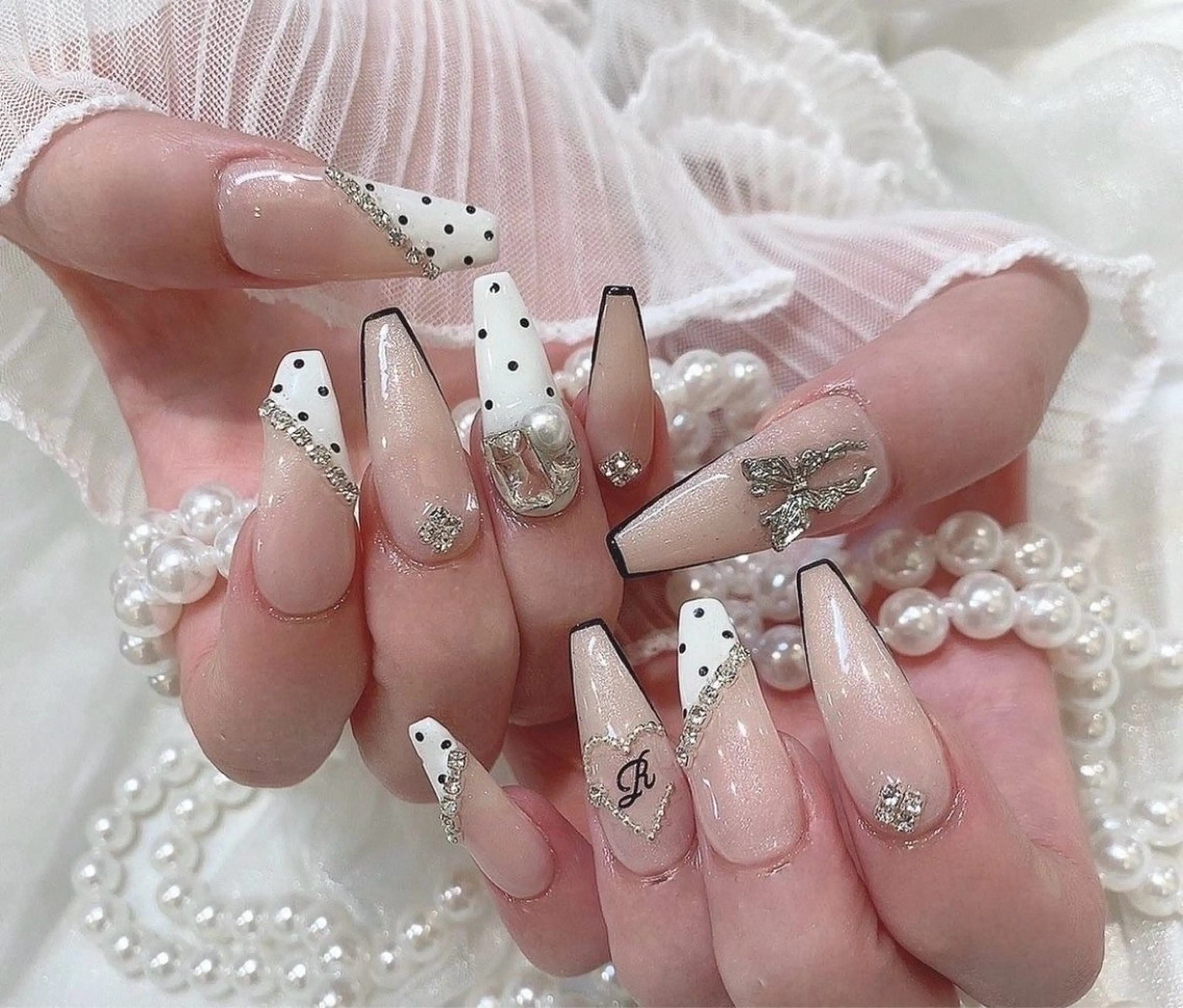 ネイル オーロラネイル チークネイル 長さ出し フットネイル フレンチネイル Lee Nailsのネイルデザイン