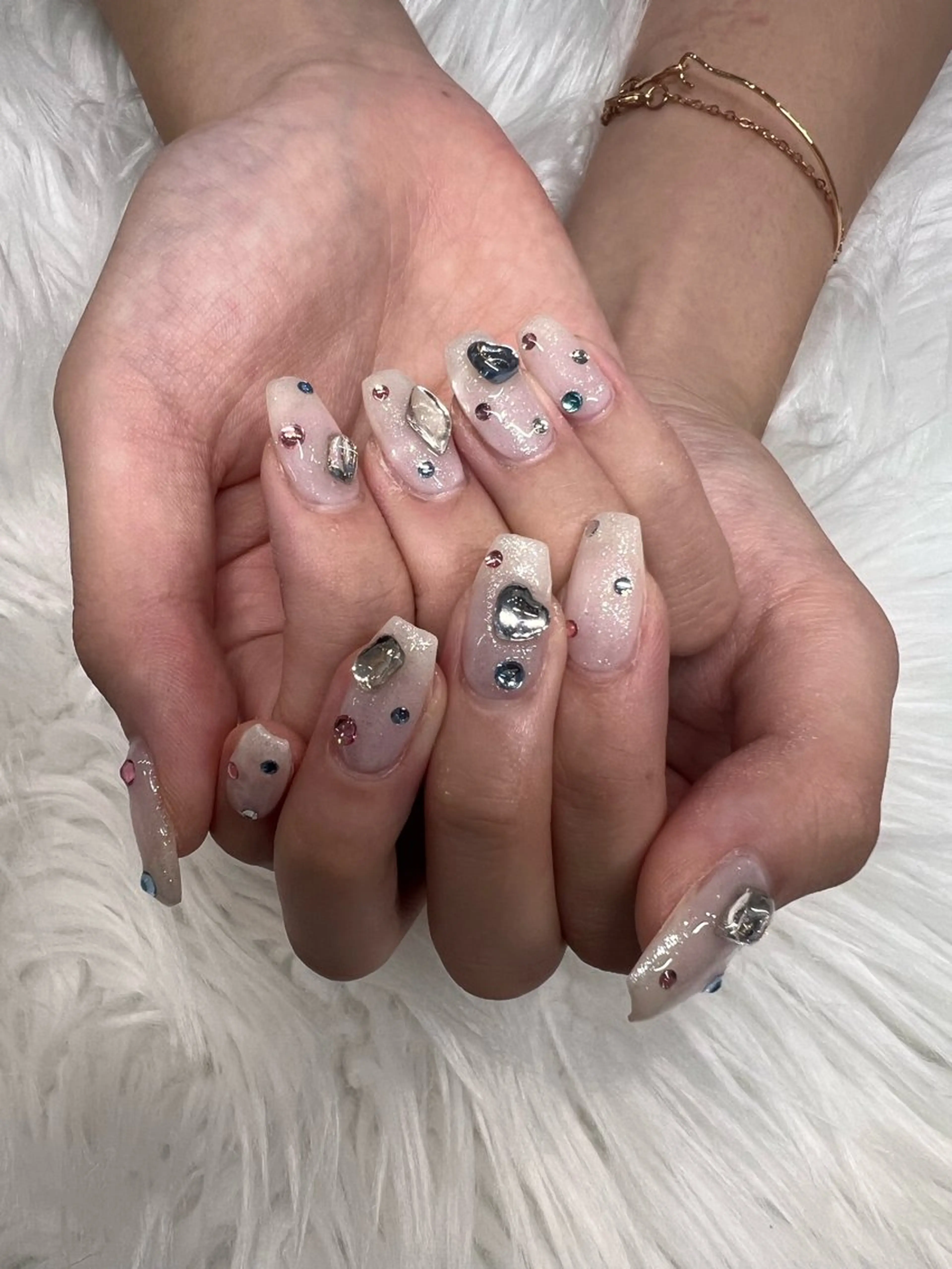 ネイル ハンドネイル &ME シシのネイルデザイン