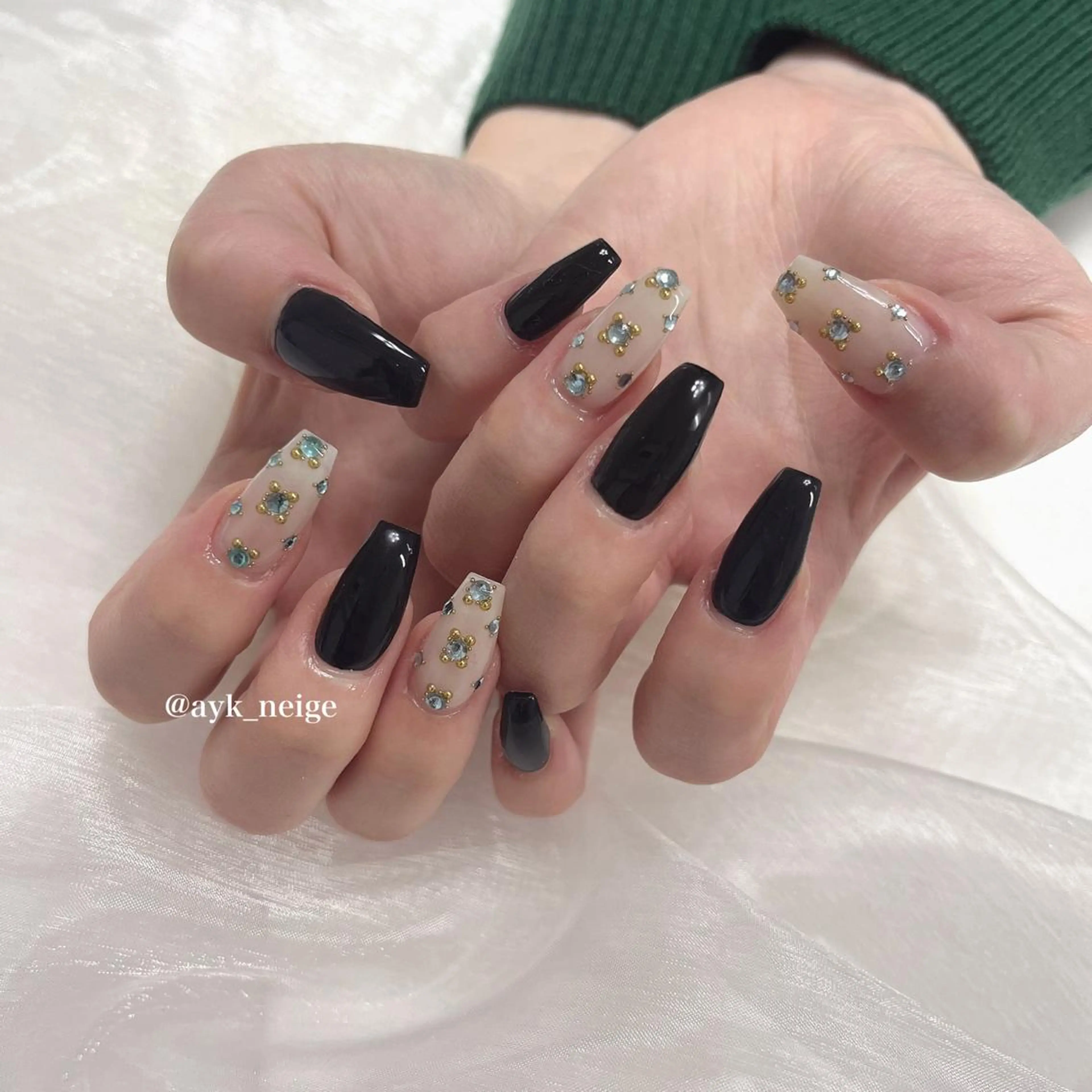 ネイル フットネイル フレンチネイル キラキラネイル 韓国ネイル リボン n'eige nail所属・大谷 綾香のネイルデザイン