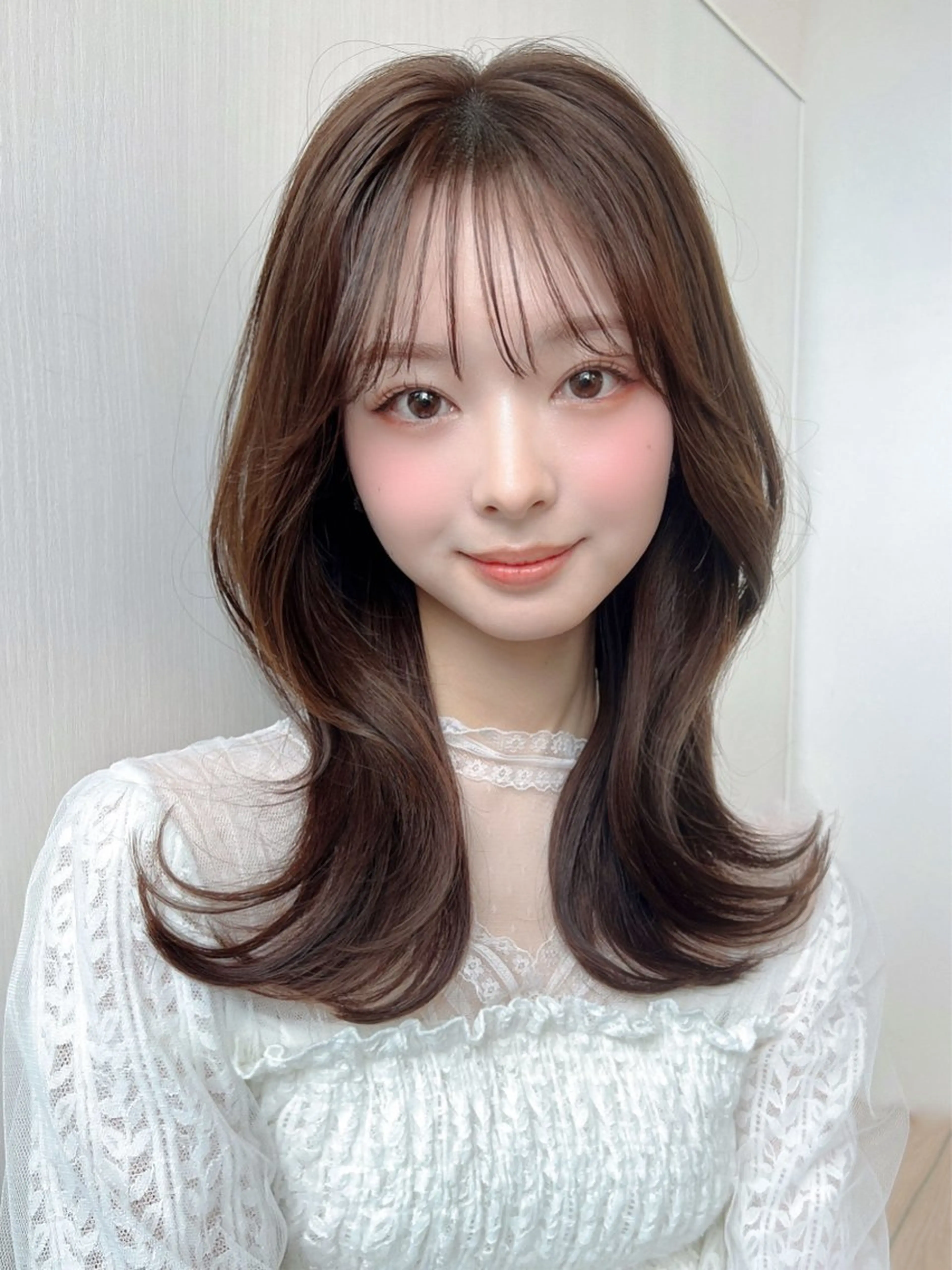 ロング カラー ベージュカラー ブラウンカラー グレージュ 韓国風ヘア レイヤーカット カット ヘアカラー トリートメント 山﨑 翼のヘアスタイル