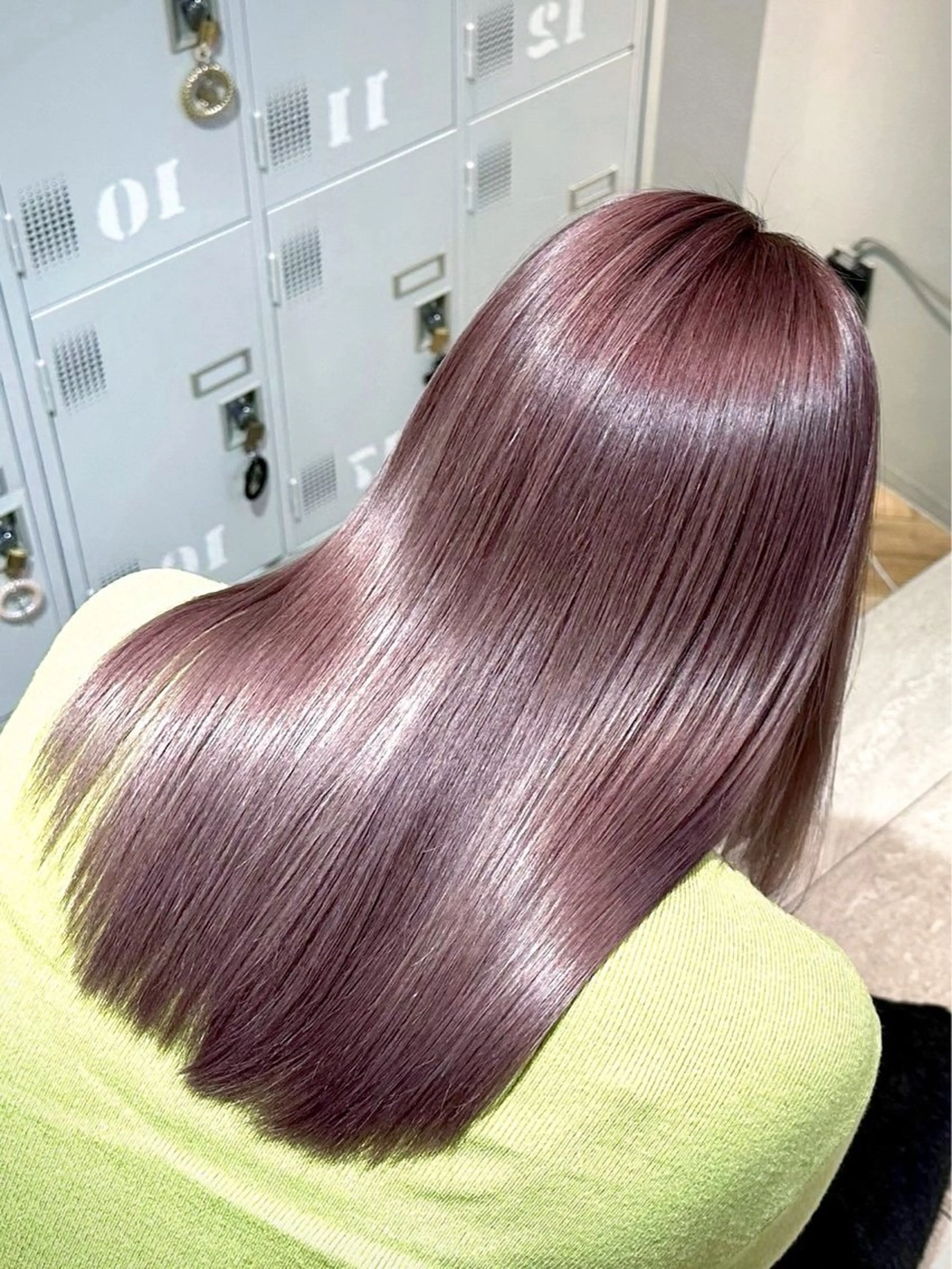 セミロング カラー ヘアカラー 伊賀本 夢麻のヘアスタイル