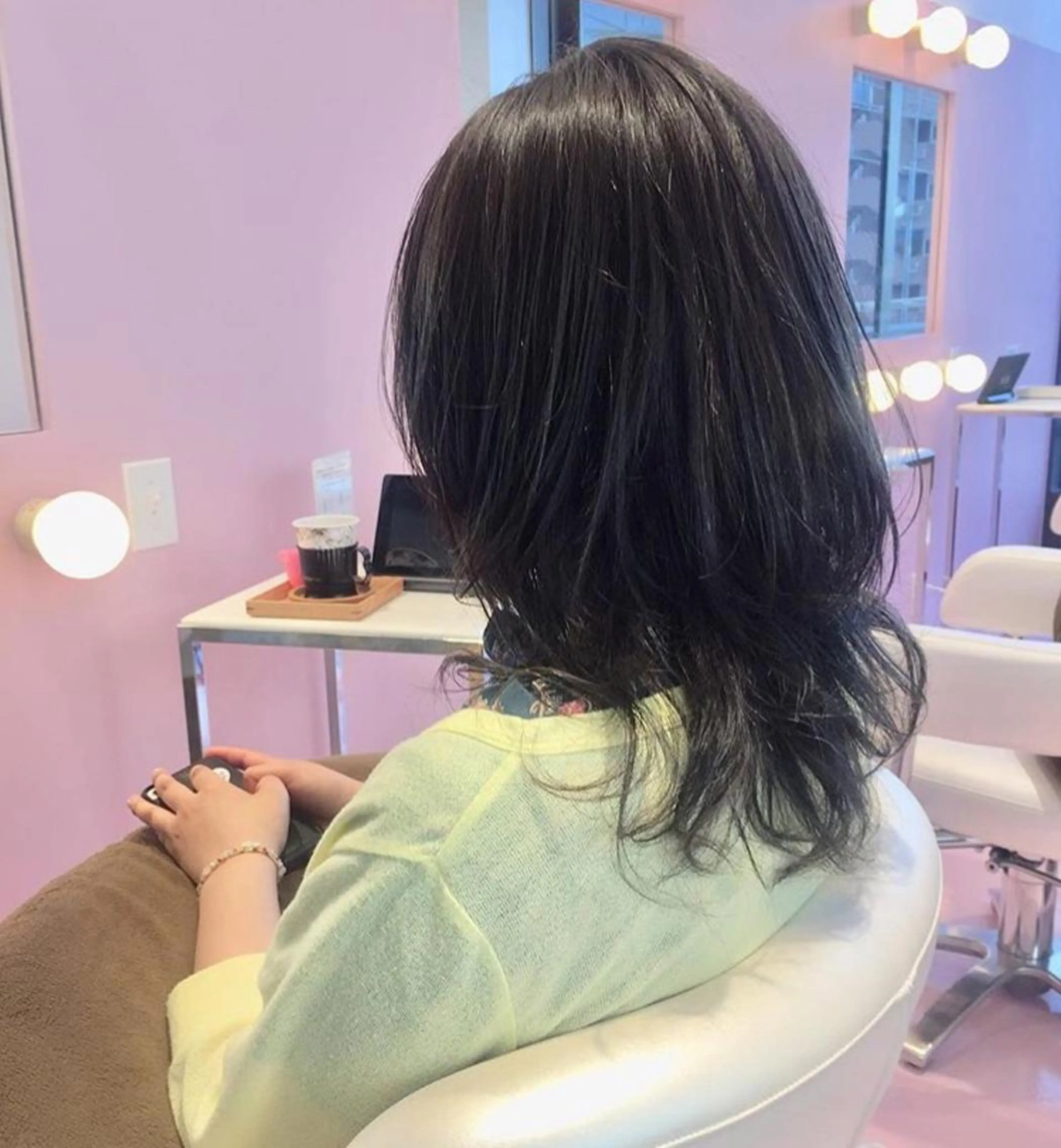 ミディアム アッシュ カット ヘアカラー トリートメント 所渉/韓国レイヤー /ウルフカットのヘアスタイル