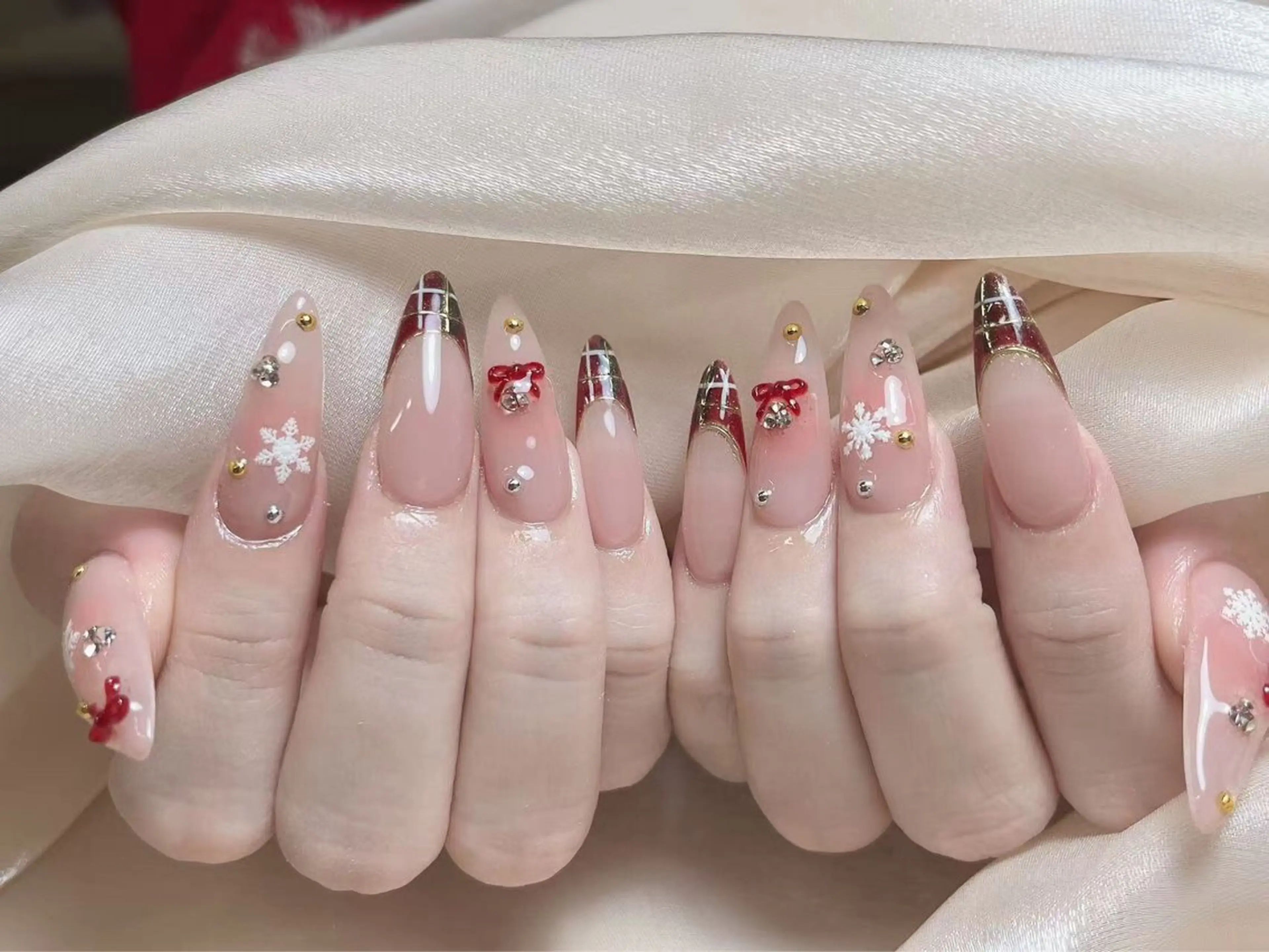 ネイル ハンドネイル LR.ONE ヨウのネイルデザイン