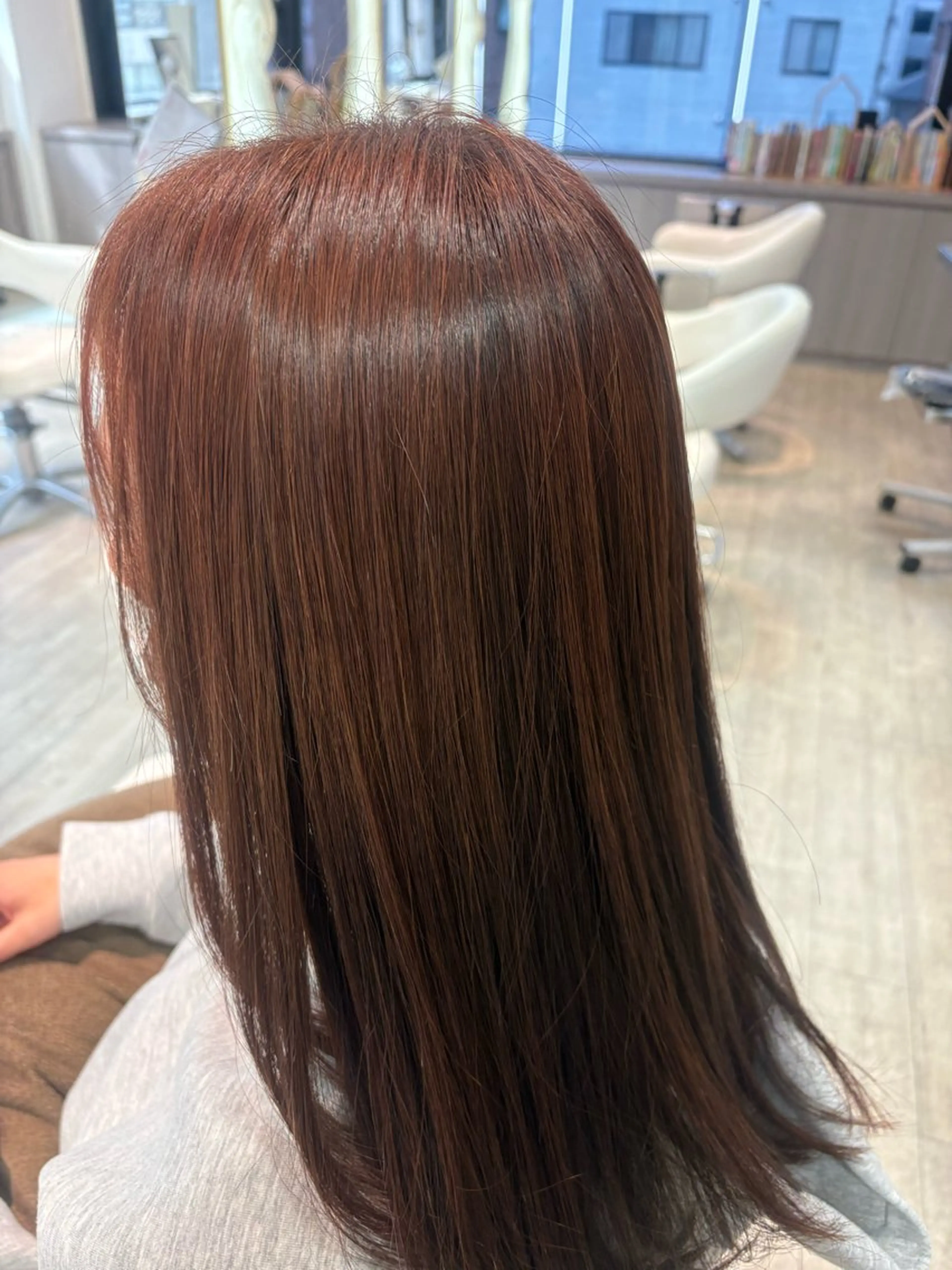 セミロング カラー レイヤー/ブリ ーチ/ 岡本美優のヘアスタイル