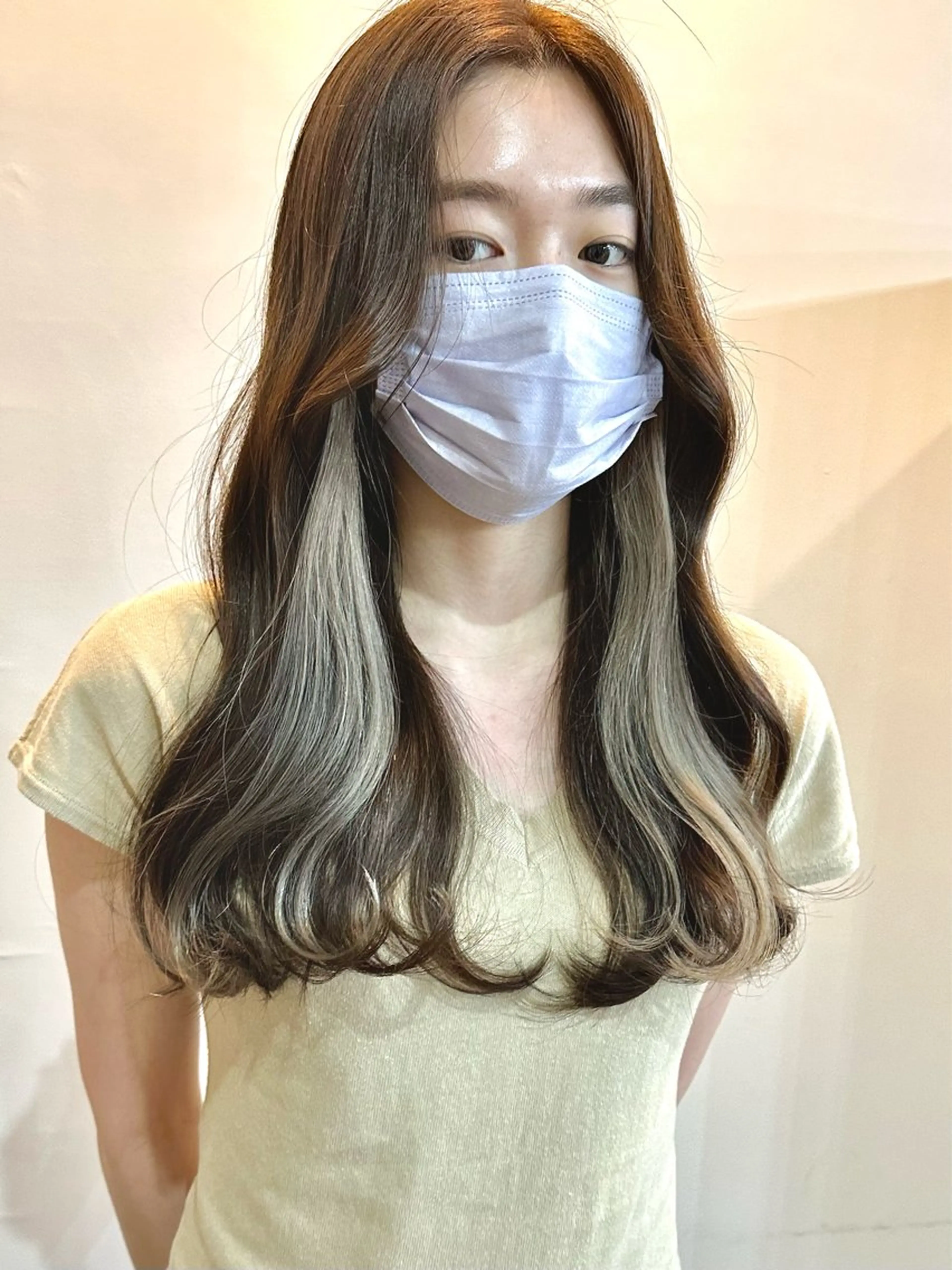 ロング カラー ヘアアレンジ ベージュカラー グレージュ インナーカラー ホワイトベージュ 韓国風ヘア 切りっぱなしボブ/ デザインカラー店長のヘアスタイル