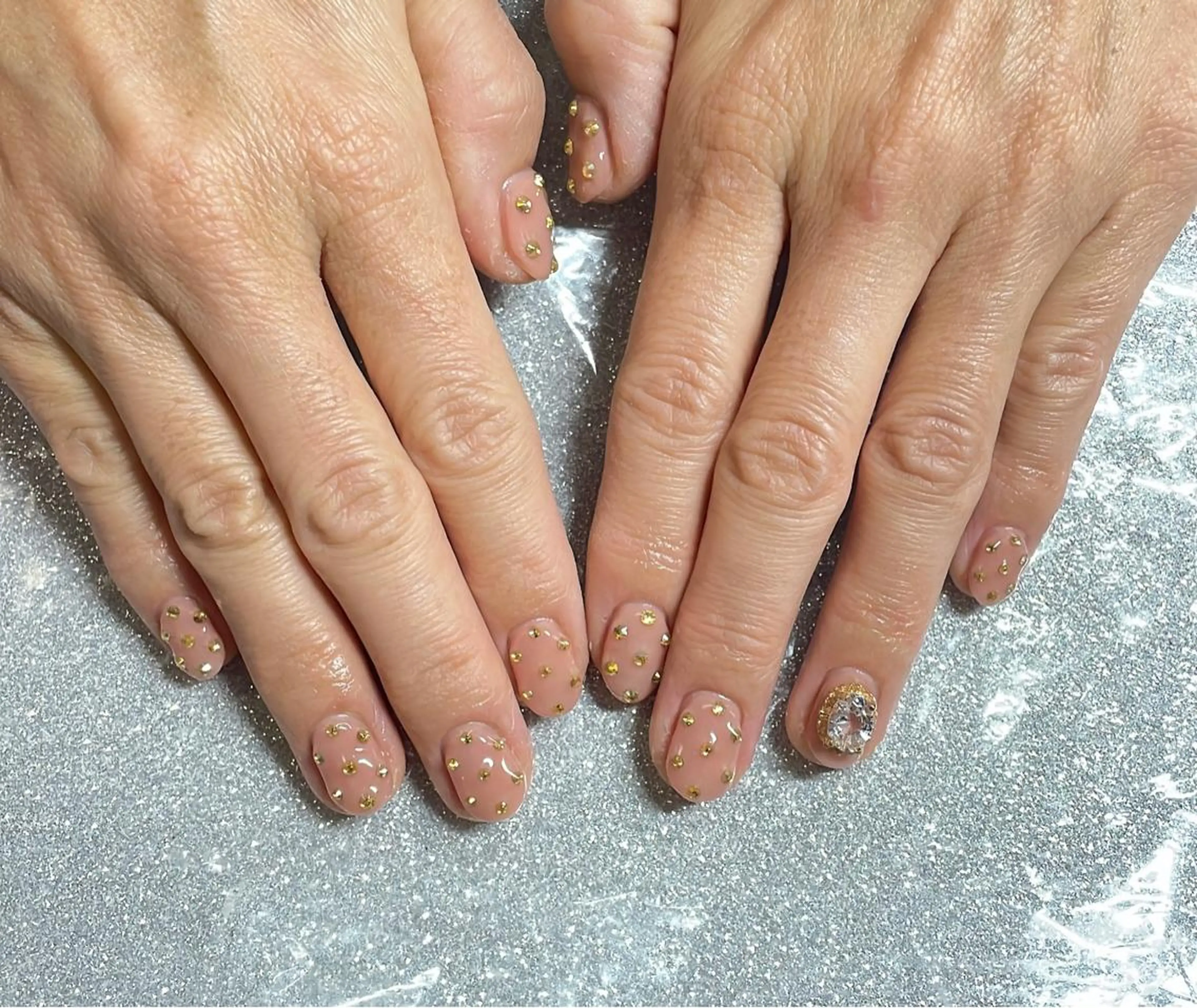 ネイル ハンドネイル VIERU 🌈🎀💖のネイルデザイン