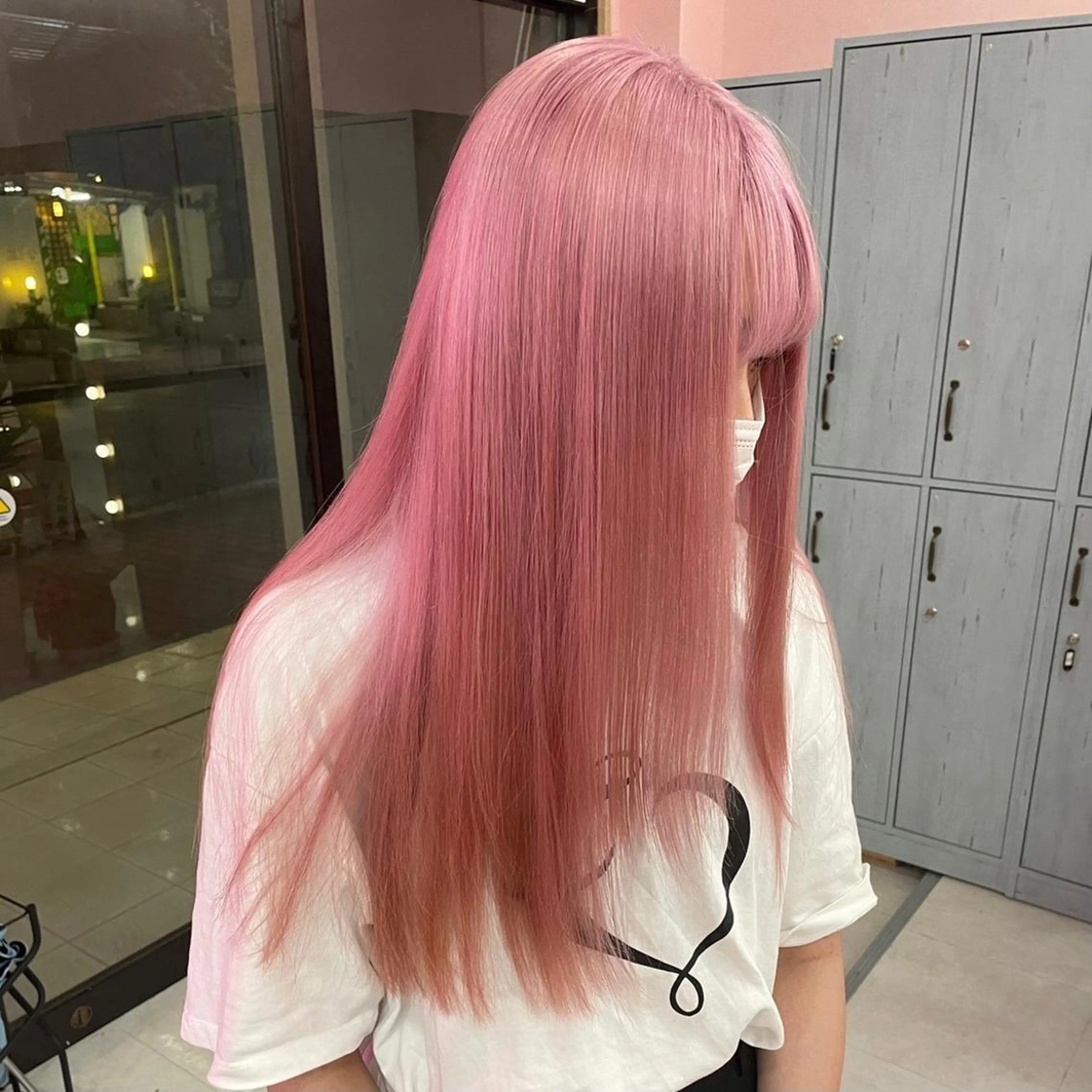 カラー アッシュ アッシュグレー アッシュグレージュ バレイヤージュ ミストバング デザインカラー MIKU🦋のヘアスタイル