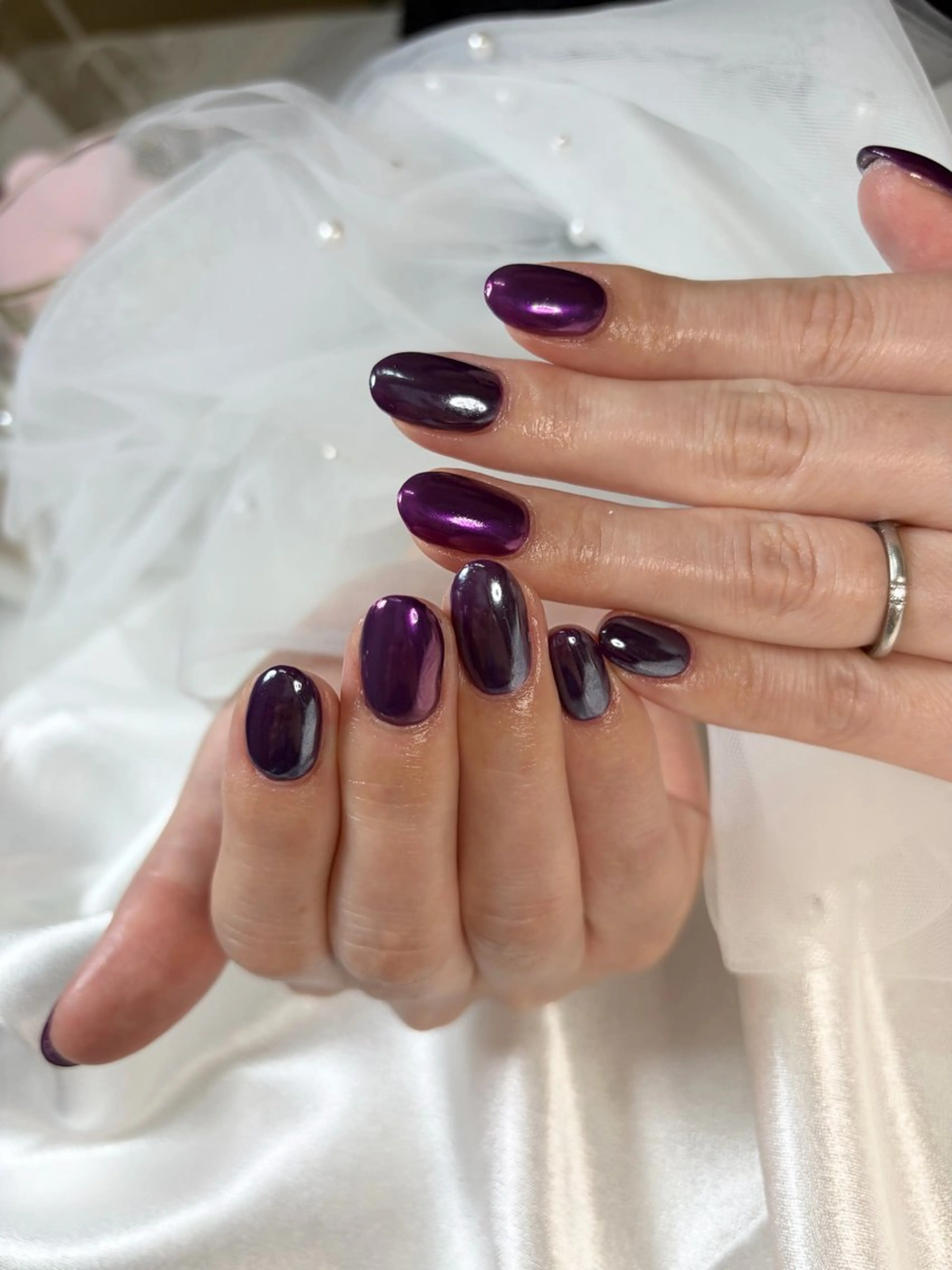 ネイル オーロラネイル ミラーネイル オフィスネイル パープル ハンドネイル iro+ nailのネイルデザイン