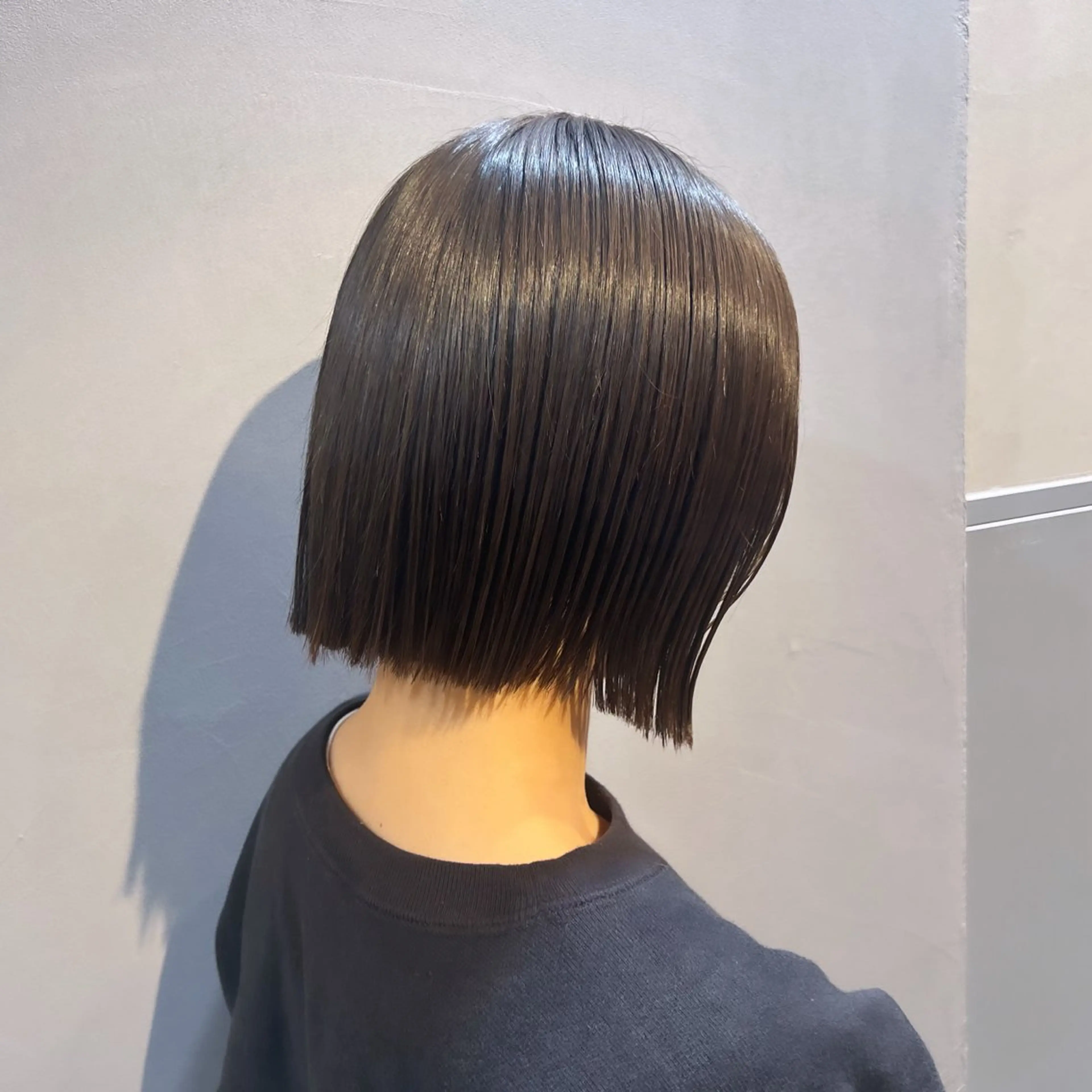 ショート カラー 透明感カラー グレージュ ボブ 神戸ボブ✂️ ioe三宮/田 伸佳のヘアスタイル