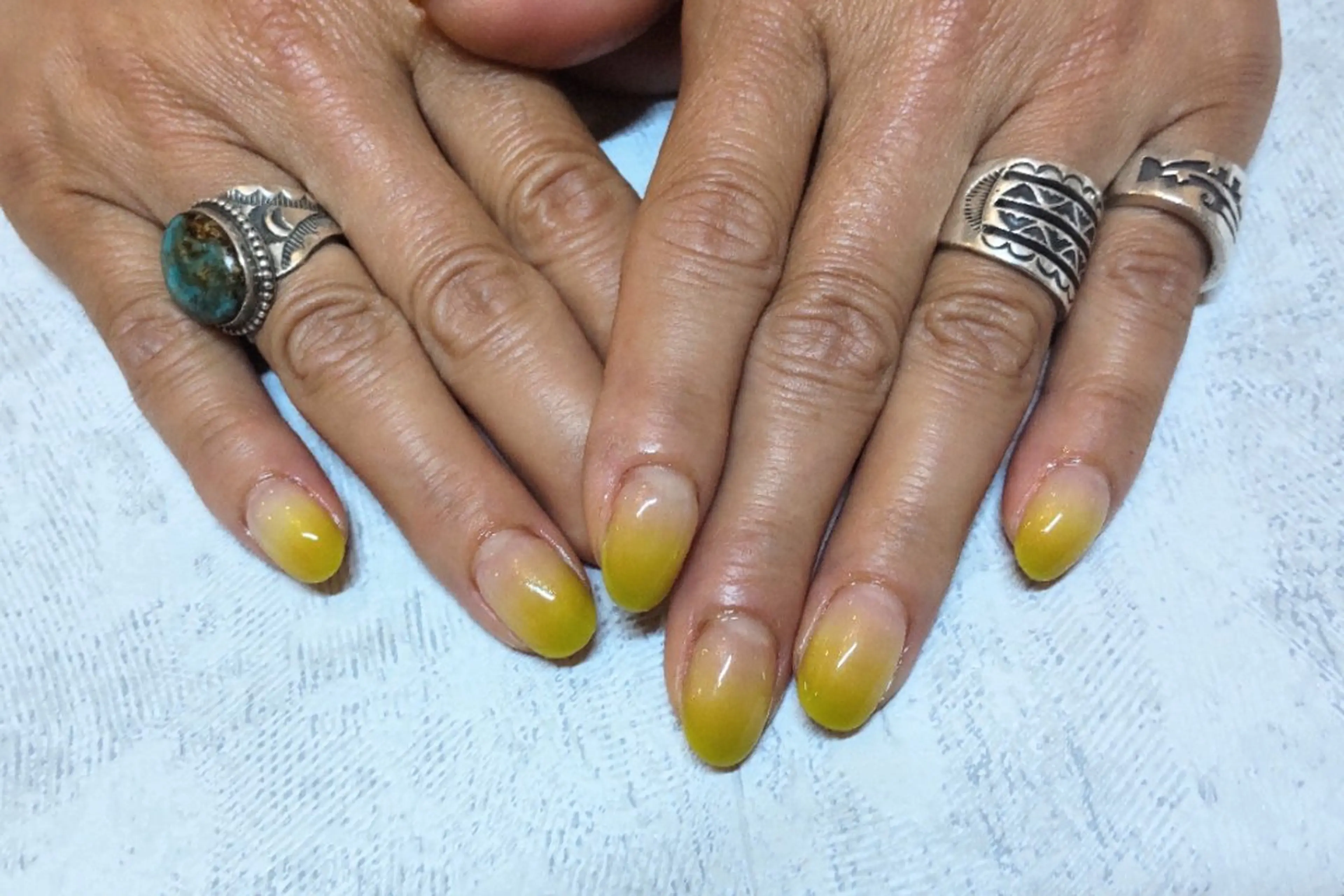 ネイル グラデーション CHOUETTE所属・CHOUETTE MIOのネイルデザイン