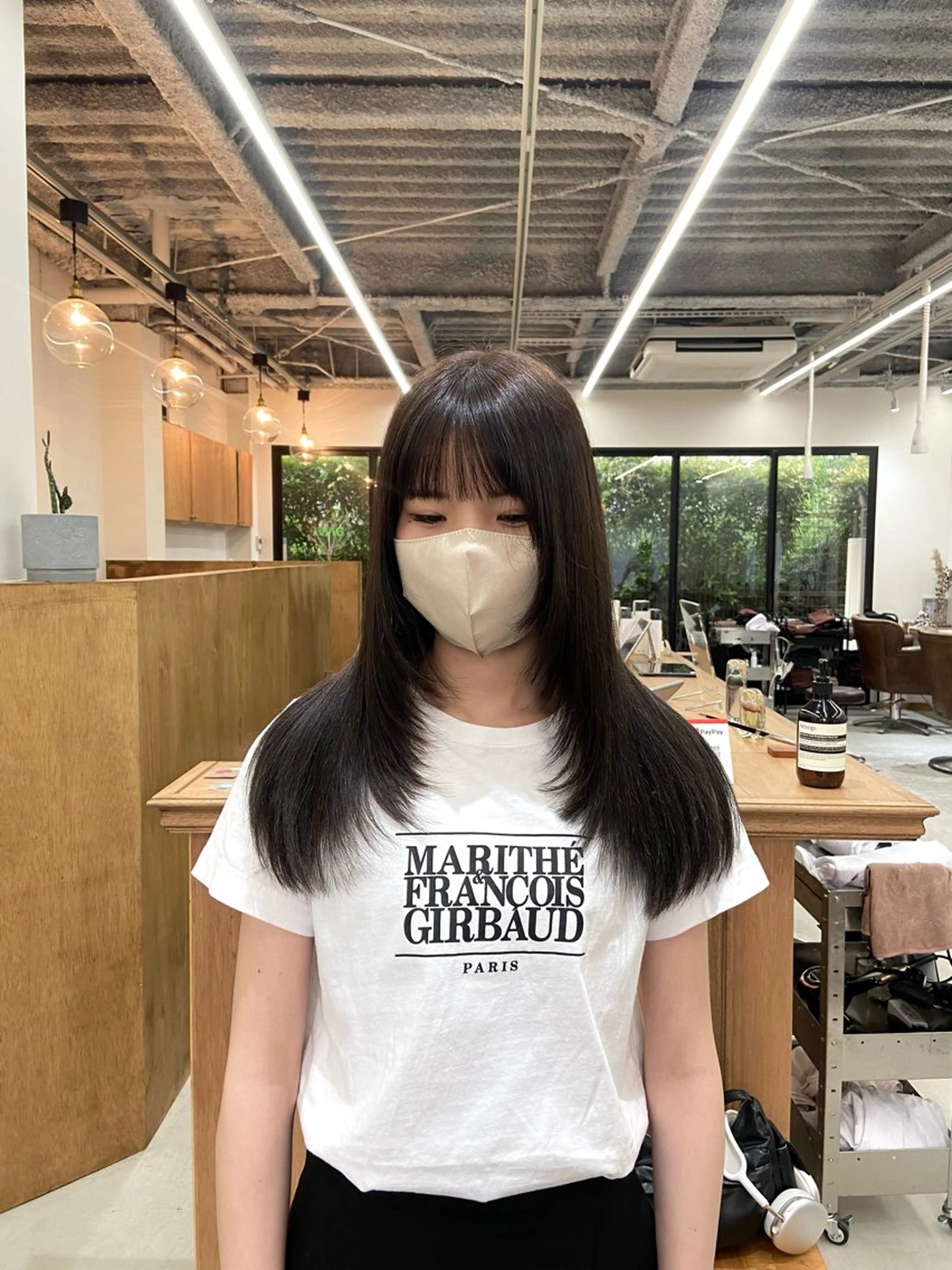 ロング カラー 顔周りカット レイヤーカット ロング カット トリートメント mana／ブリーチ なし／ベージュ／暖色のヘアスタイル