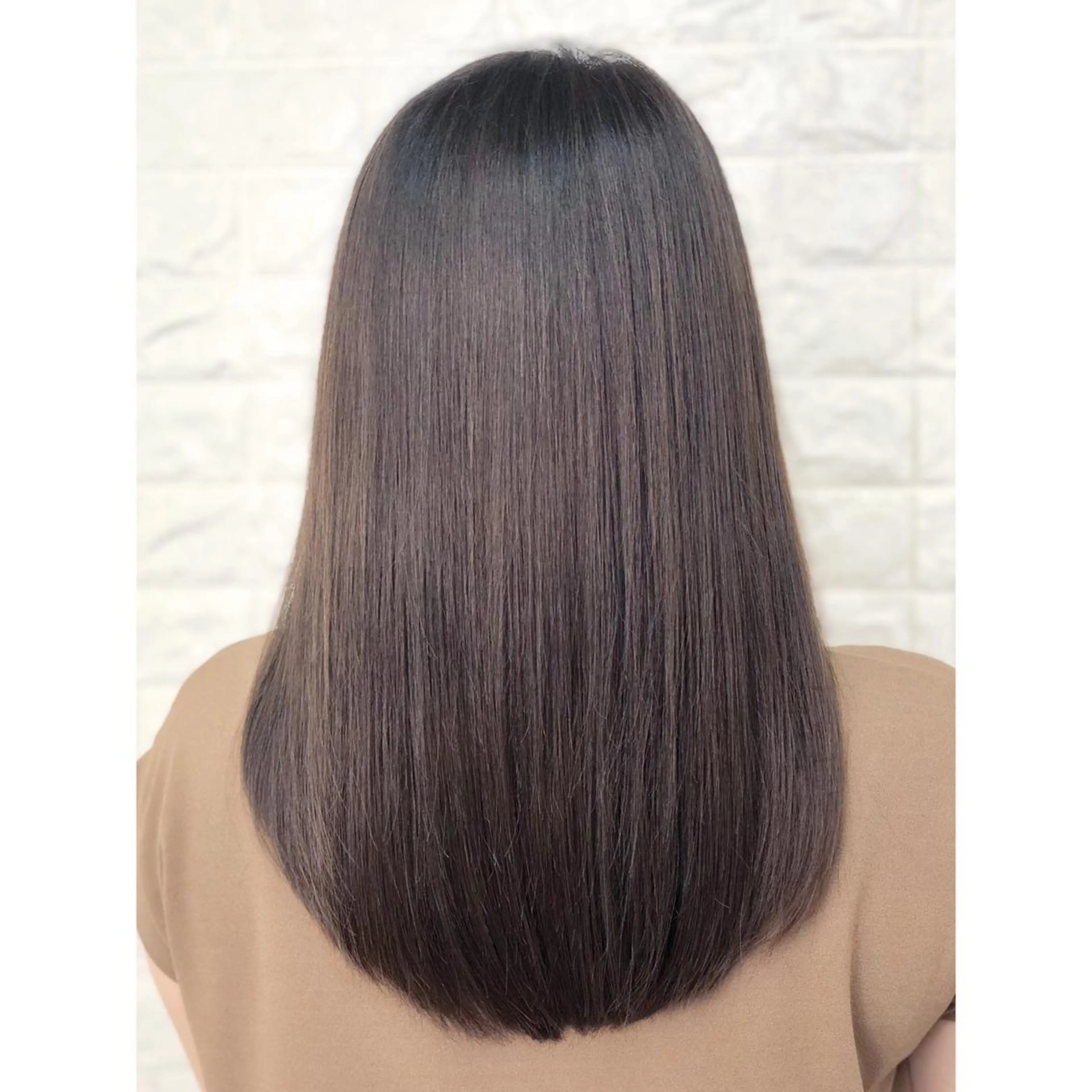 ミディアム カラー ブリーチ ブラウンカラー ブリーチなしカラー 髪質改善 ヘアカラー KIZU 髪質改善 オカルト怪談のヘアスタイル