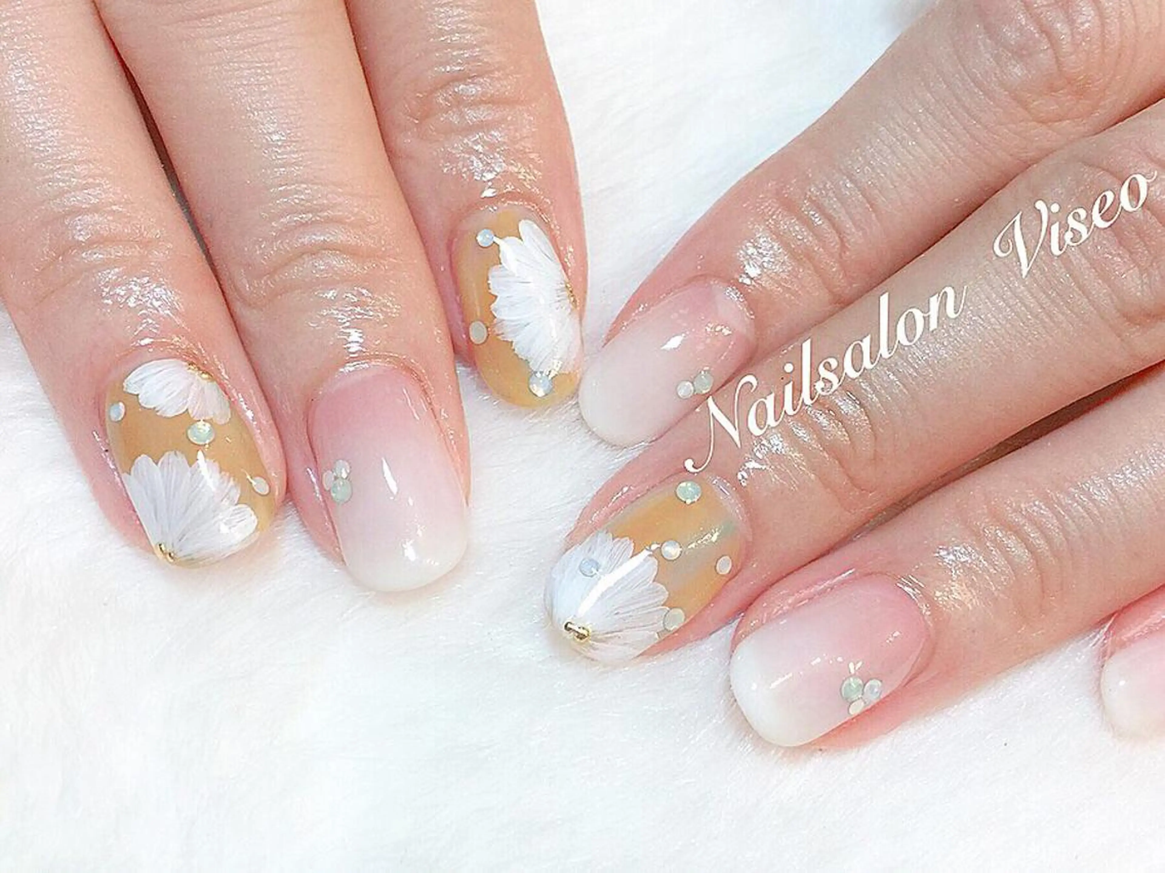 ネイル Viseo《6週間 長持ちパラジェル》のネイルデザイン