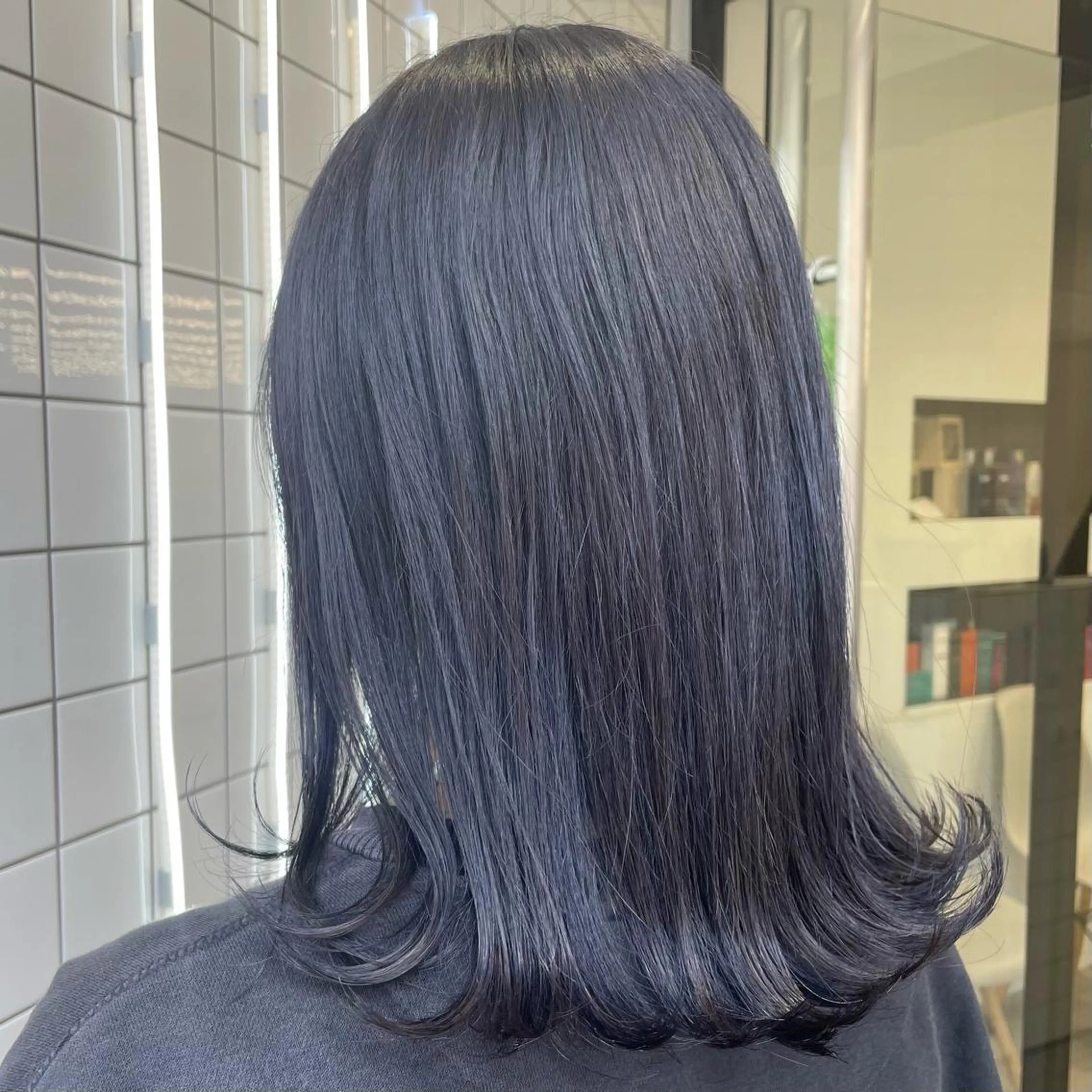 ショート カラー パーマ ヘアアレンジ メンズ キッズ ネイル マツエク・マツパ アイブロウ 黒髪 ブルーカラー ブルーブラック ブルー mona/ ストレートスタイル✨のヘアスタイル