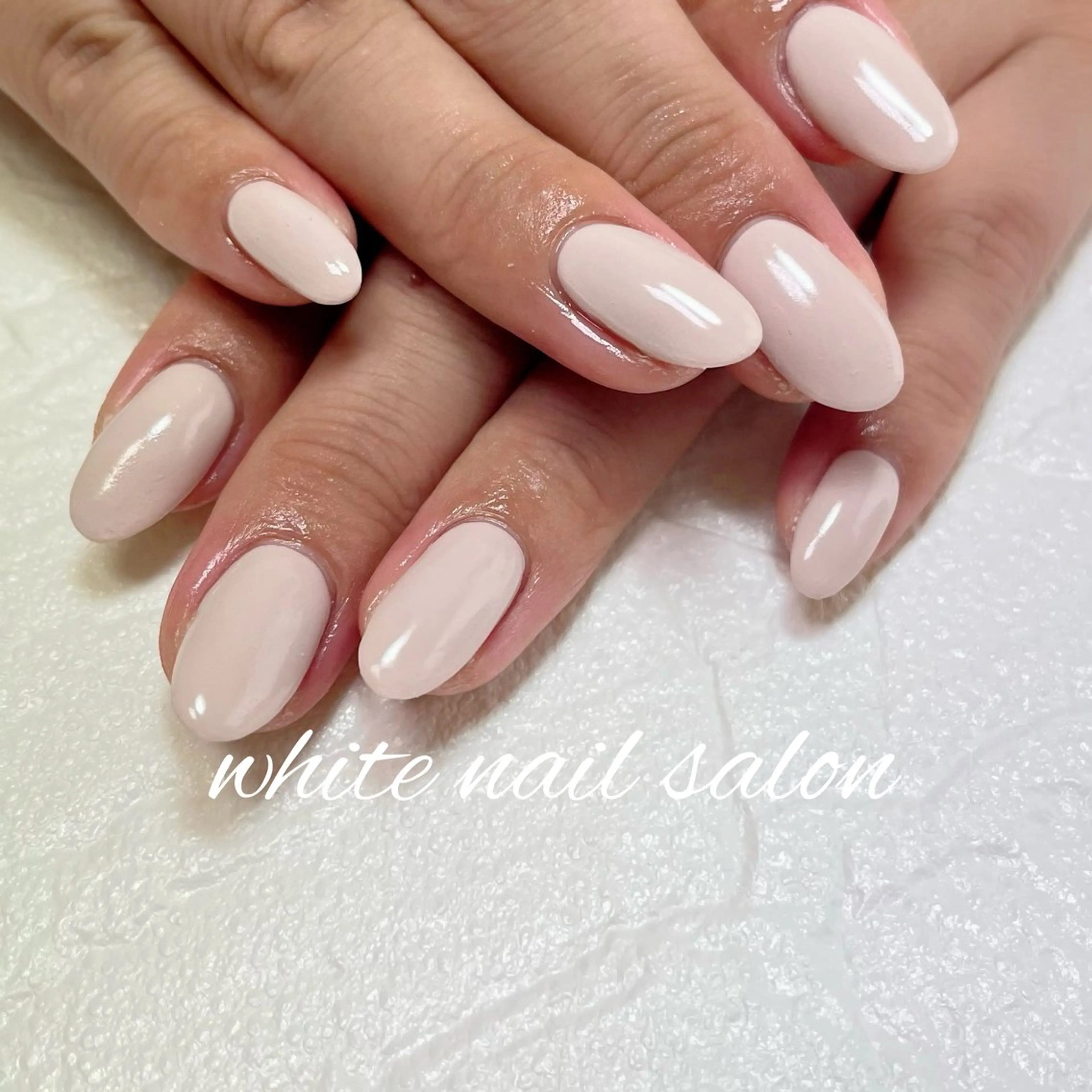 ネイル ラメ(グリッター) ワンカラーネイル シンプルネイル ハンドネイル white nail salonのネイルデザイン