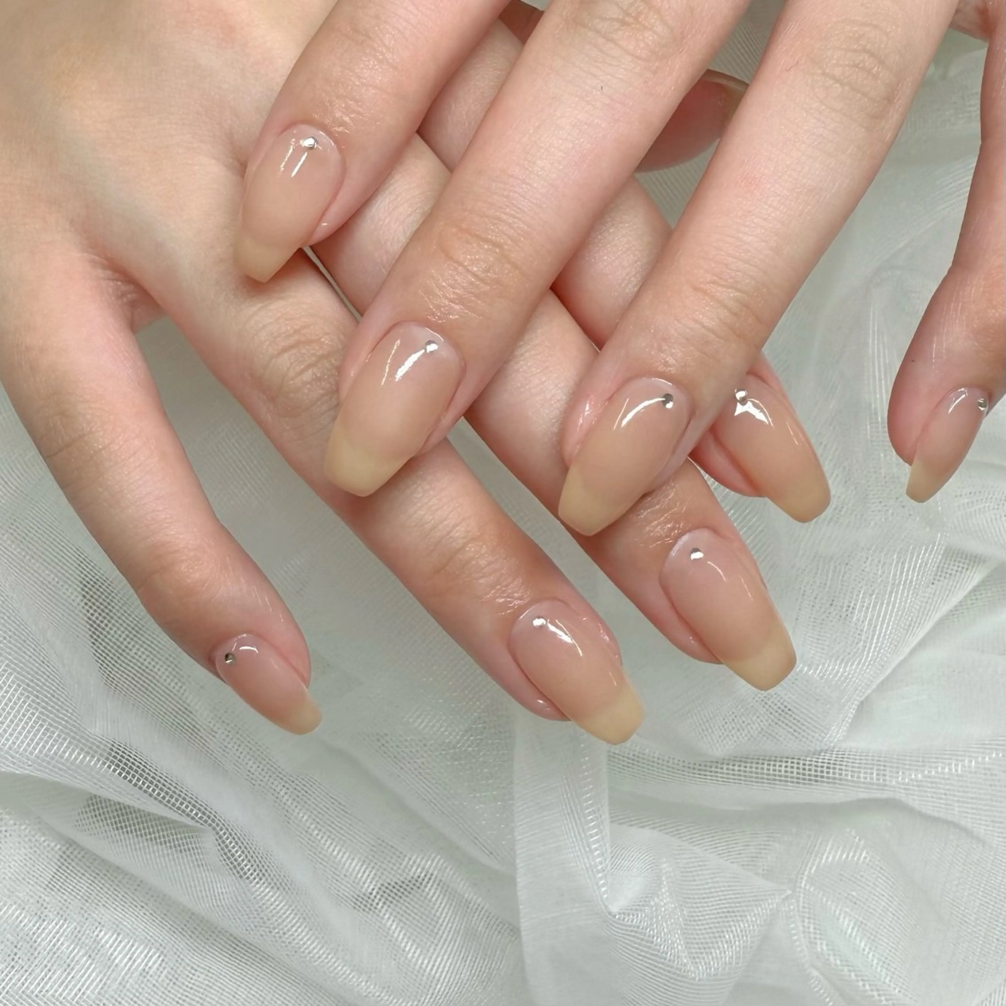 ネイル ワンカラーネイル ストーンネイル ハンドネイル Amie NAILのネイルデザイン
