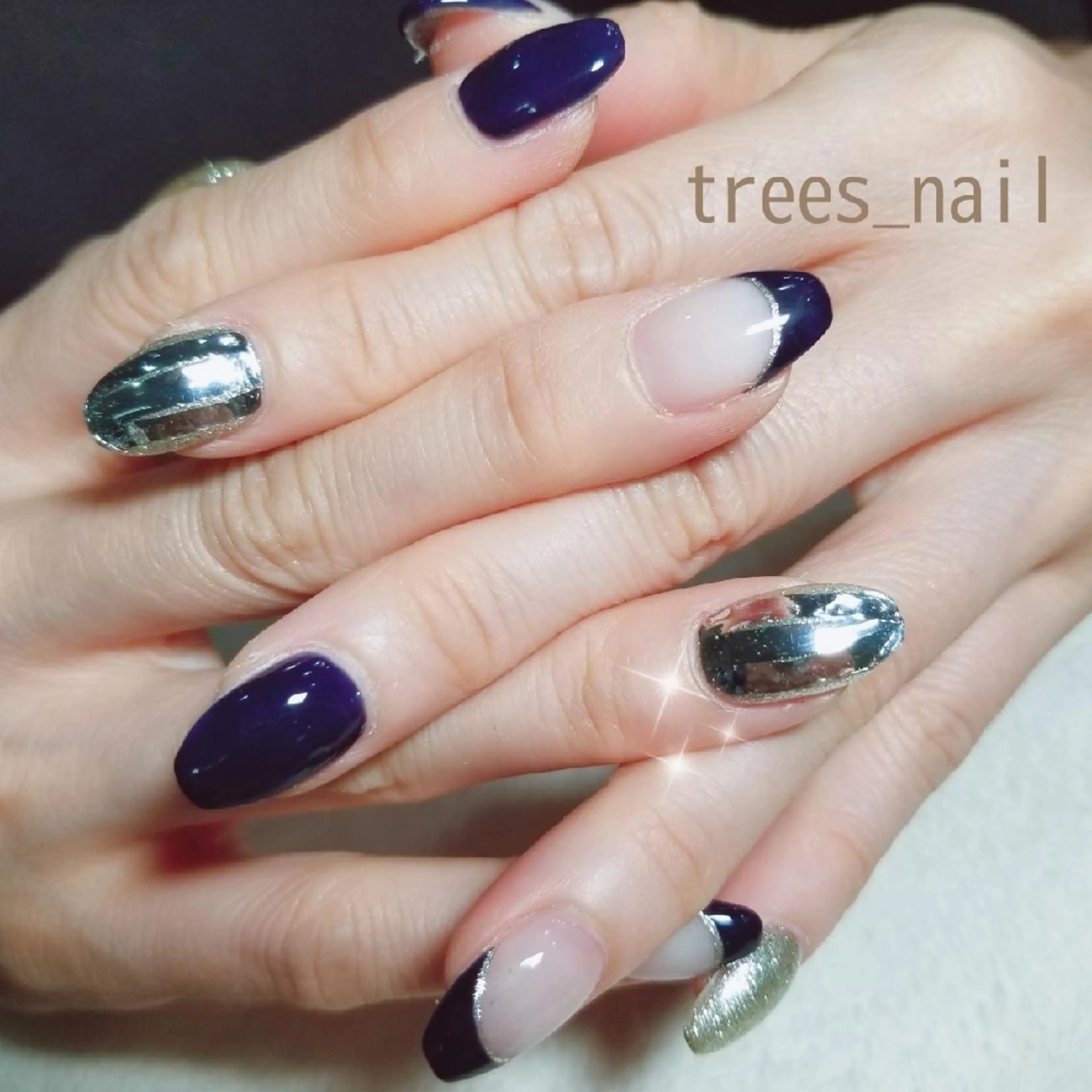 ネイル フレンチネイル ジェルネイル ネイビー パラジェル シルバー ハンドネイル フットネイル trees_ nailのネイルデザイン