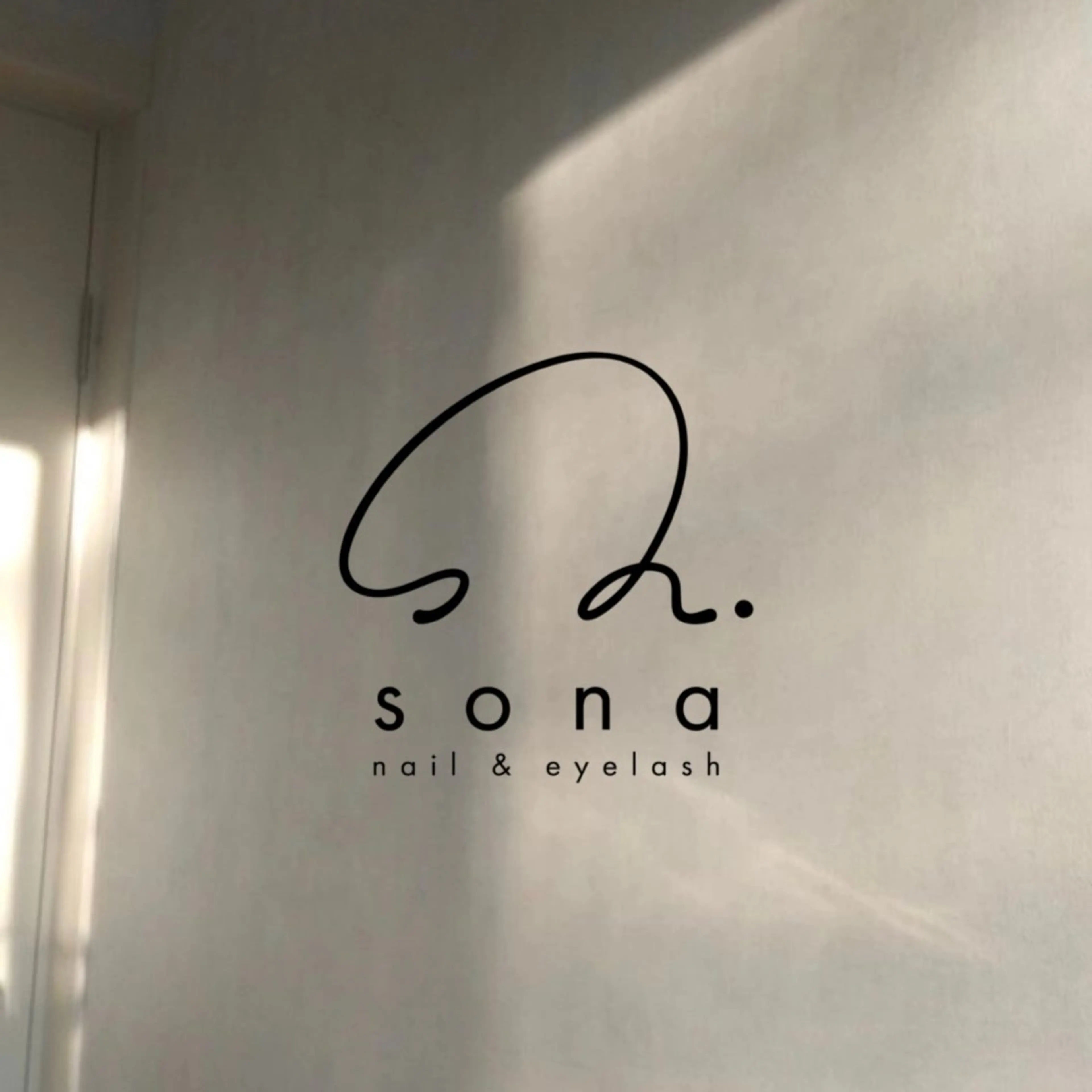 sona所属・sona . yukihoのネイルデザイン