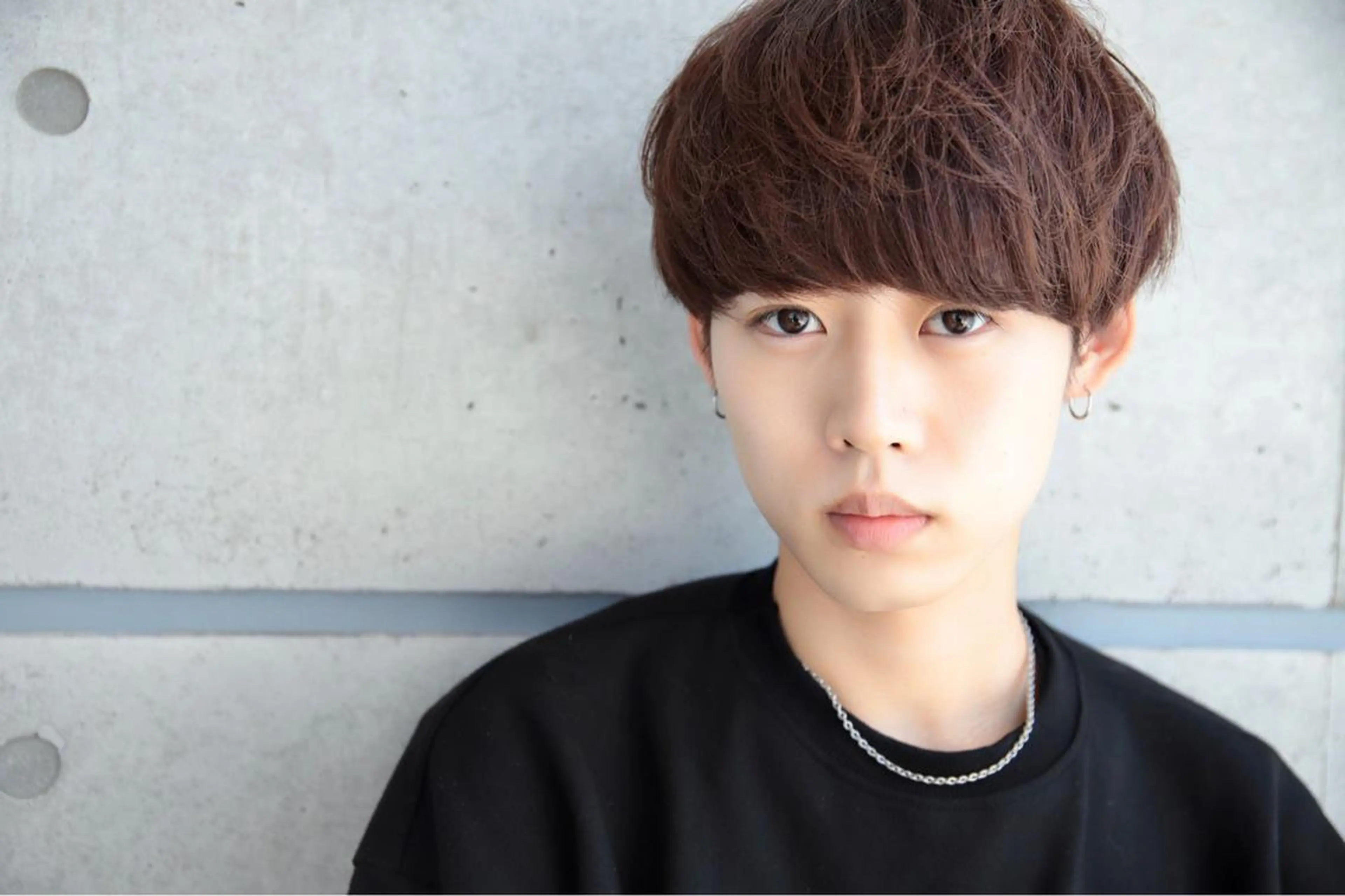 ショート パーマ メンズ アップバング マッシュ メンズパーマ 刈り上げ スパイラルパーマ カット ヘアカラー トリートメント ヘッドスパ ヘアセット 赤み消し🌿 透明感カラー🫧のヘアスタイル