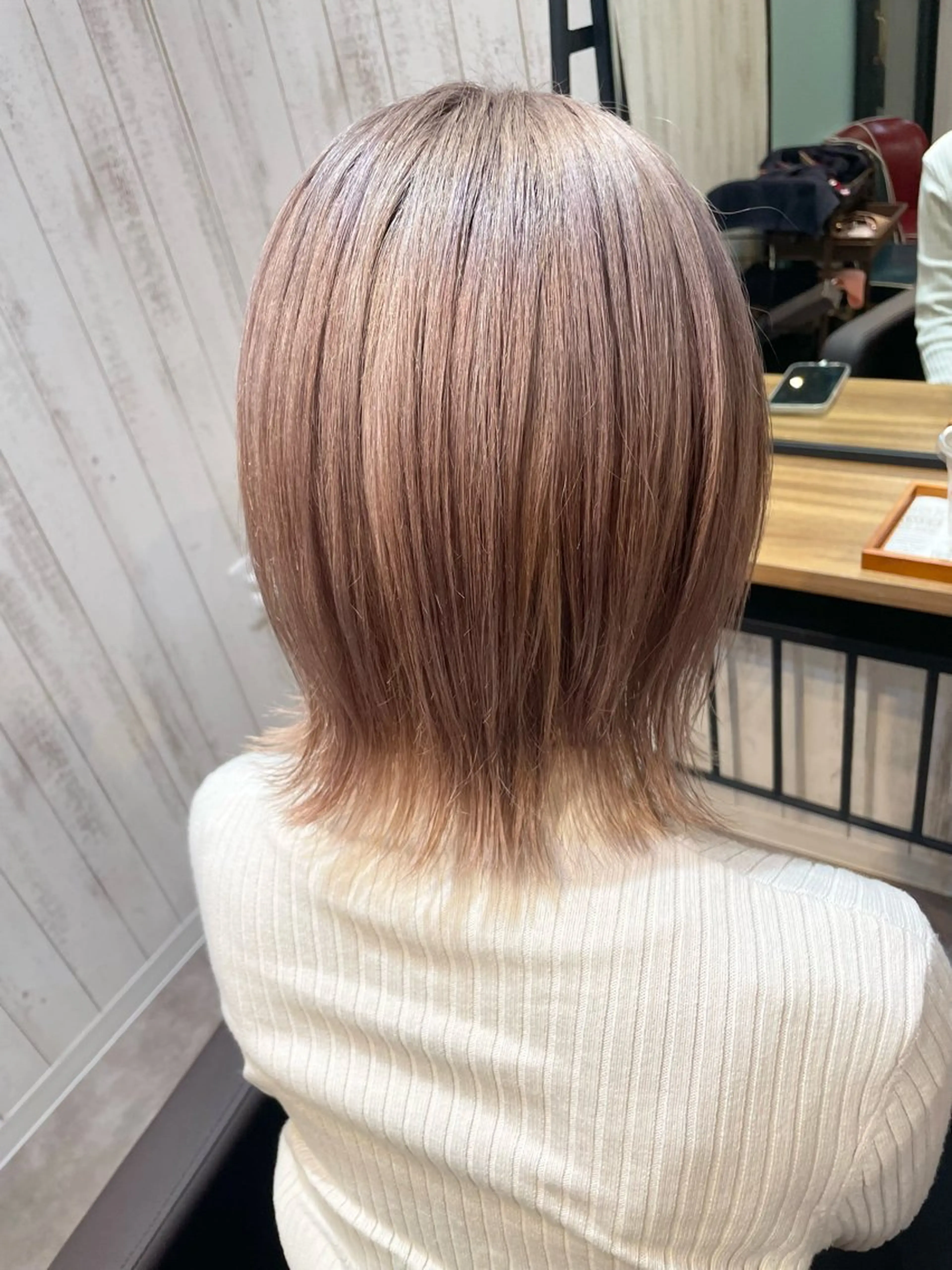 ミディアム カット ヘアカラー ブリーチ特化🎖️ピ ンクカラー高橋さやかのヘアスタイル