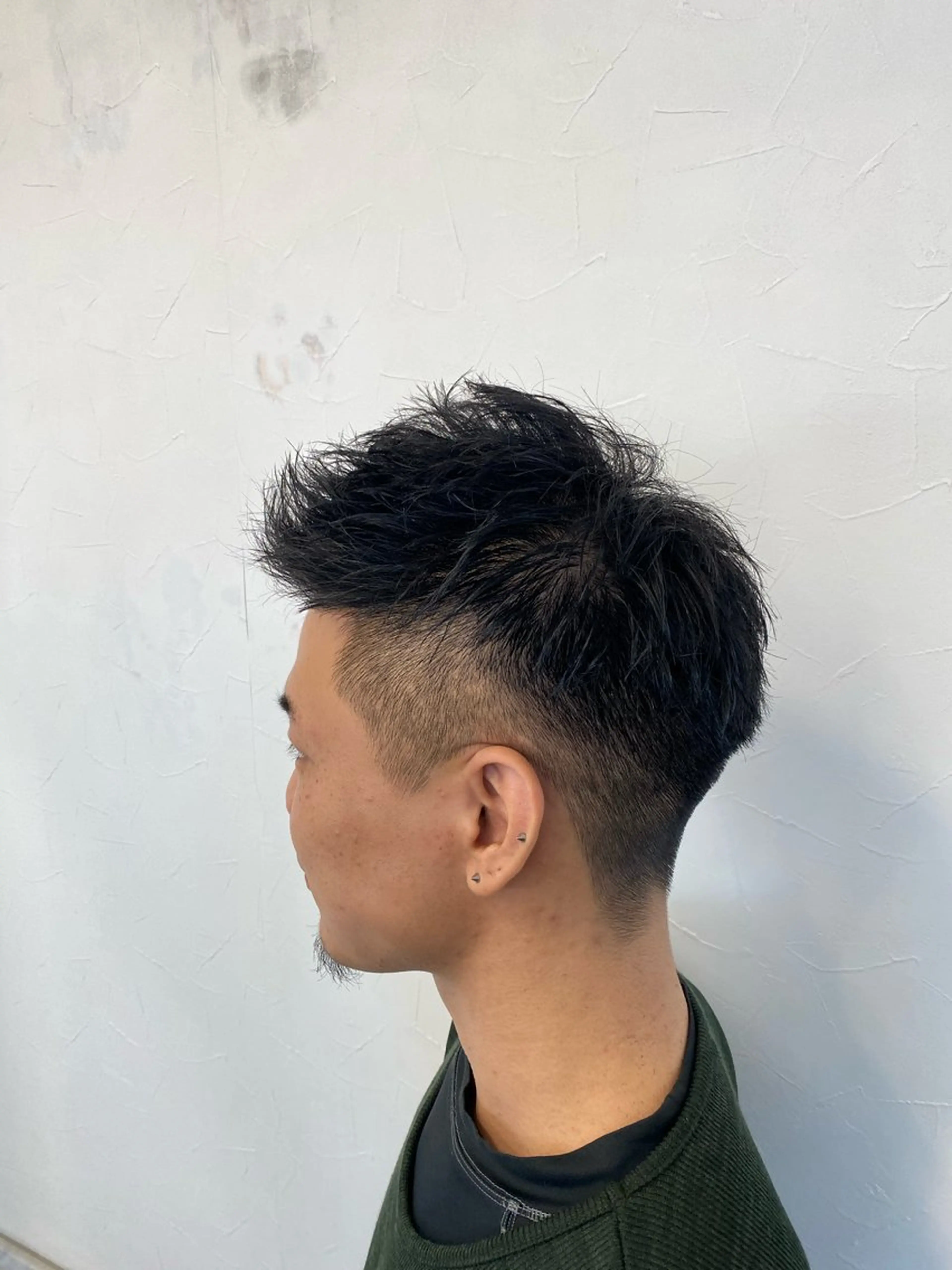 ショート メンズ スパイキーショート 刈り上げ ショートヘア 神戸 蒼司のヘアスタイル