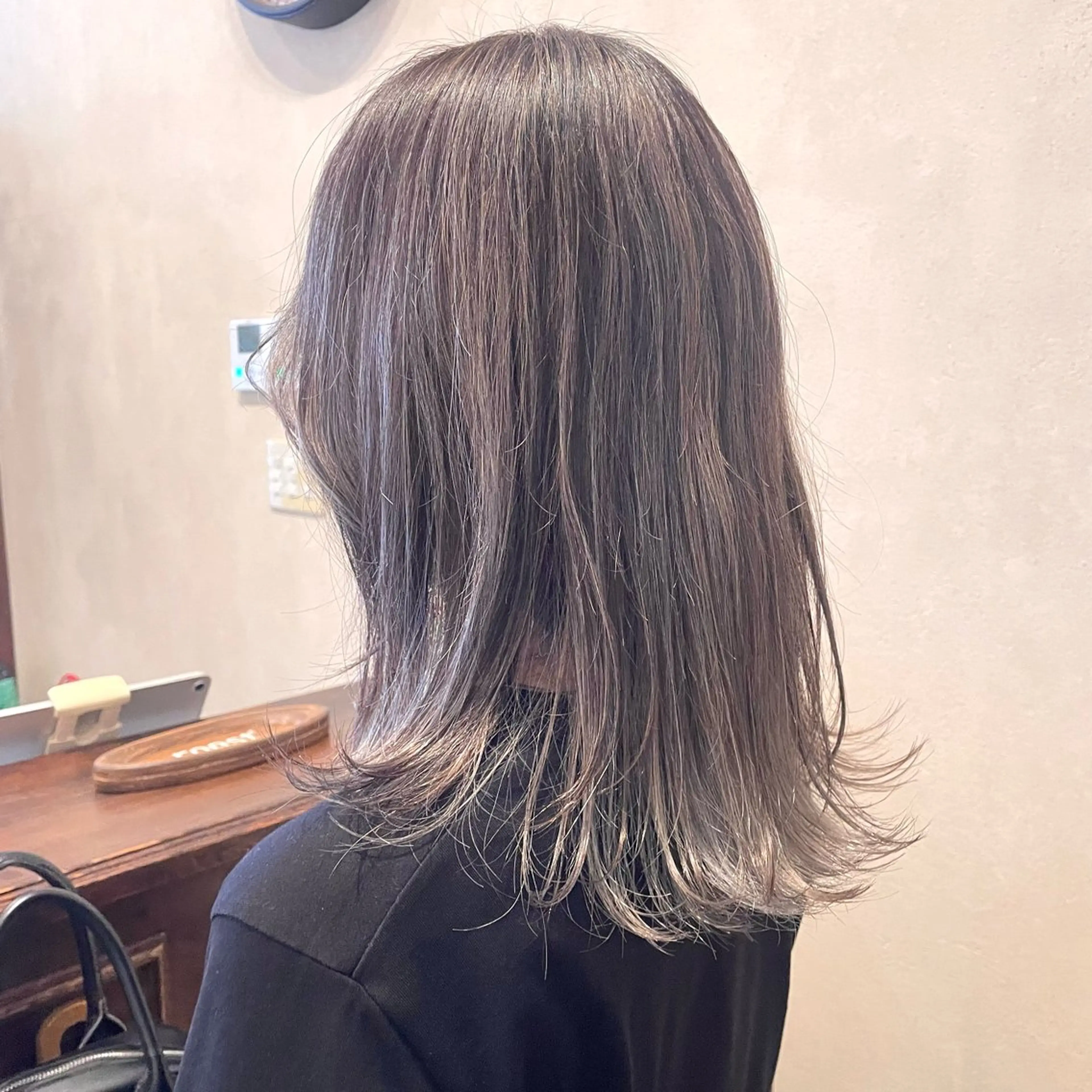 ロング カラー ハイライトカラー ハイライト カット ヘアカラー roost 優のヘアスタイル