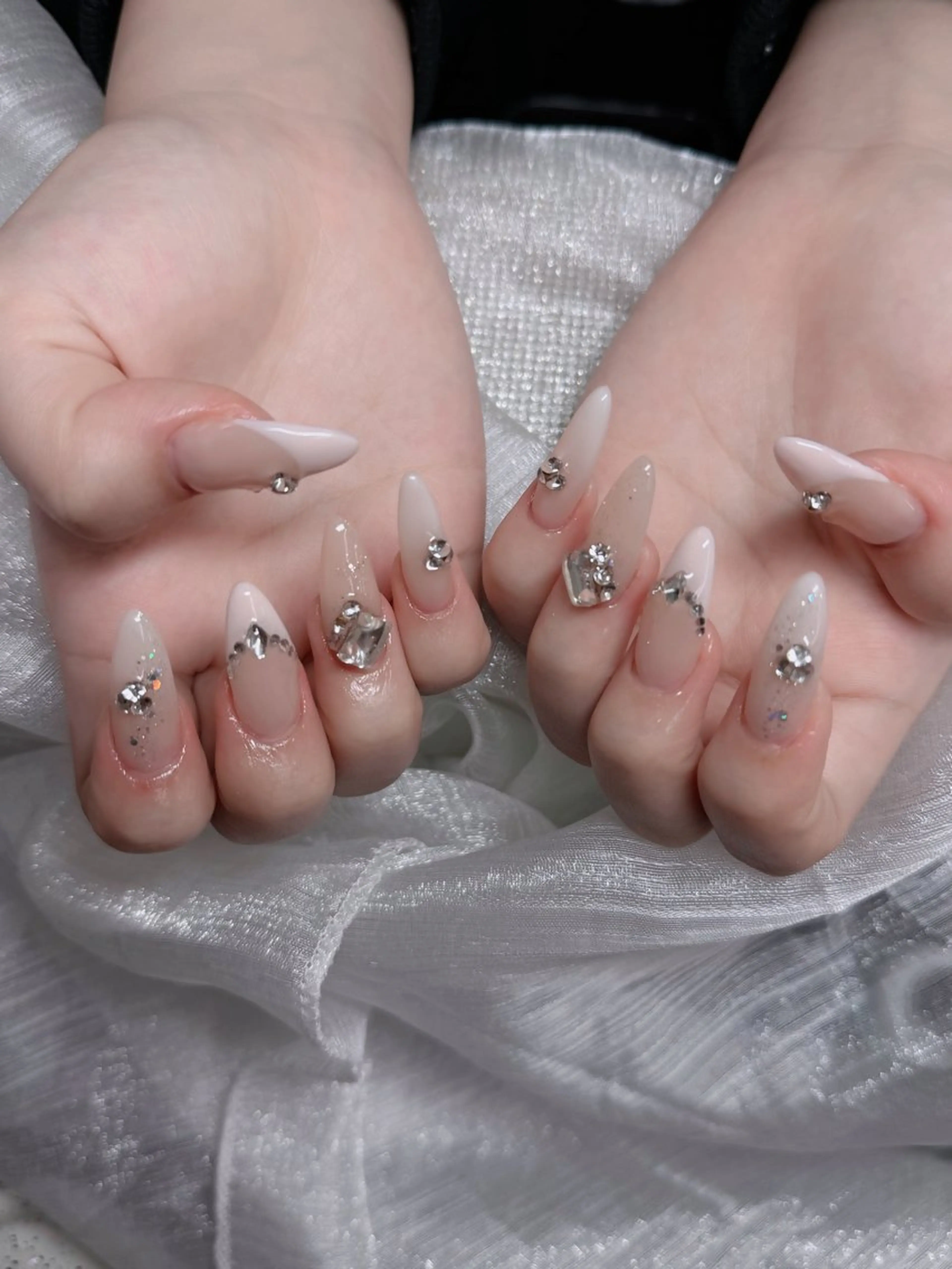 ネイル オーロラネイル フレンチネイル ジェルネイル ハロウィン キラキラネイル H.baby Nail Salonのネイルデザイン