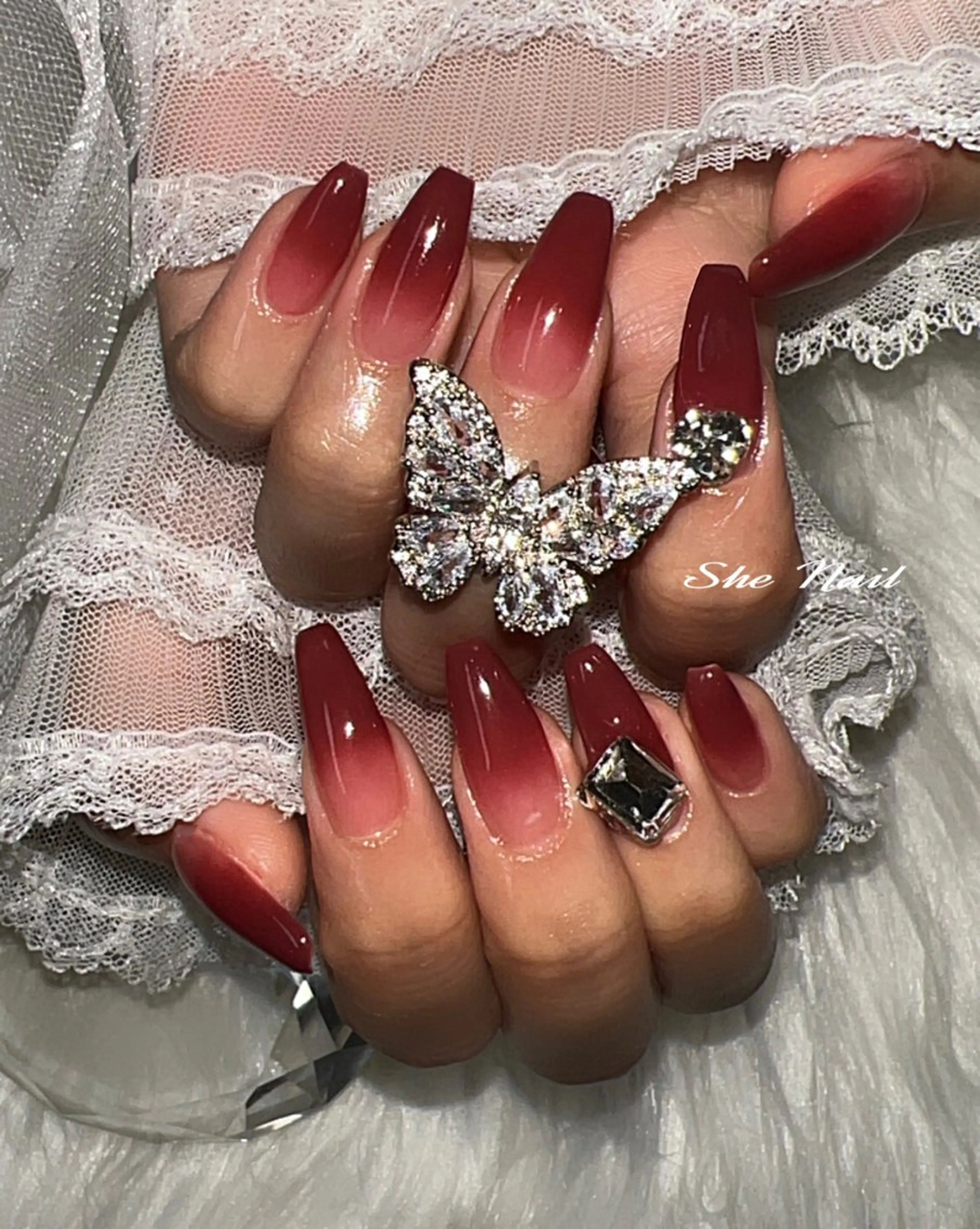 ネイル チークネイル 長さ出し フレンチネイル ガラスフレンチ グラデーション ハンドネイル She   Nail所属・ISA_ BELLAのネイルデザイン