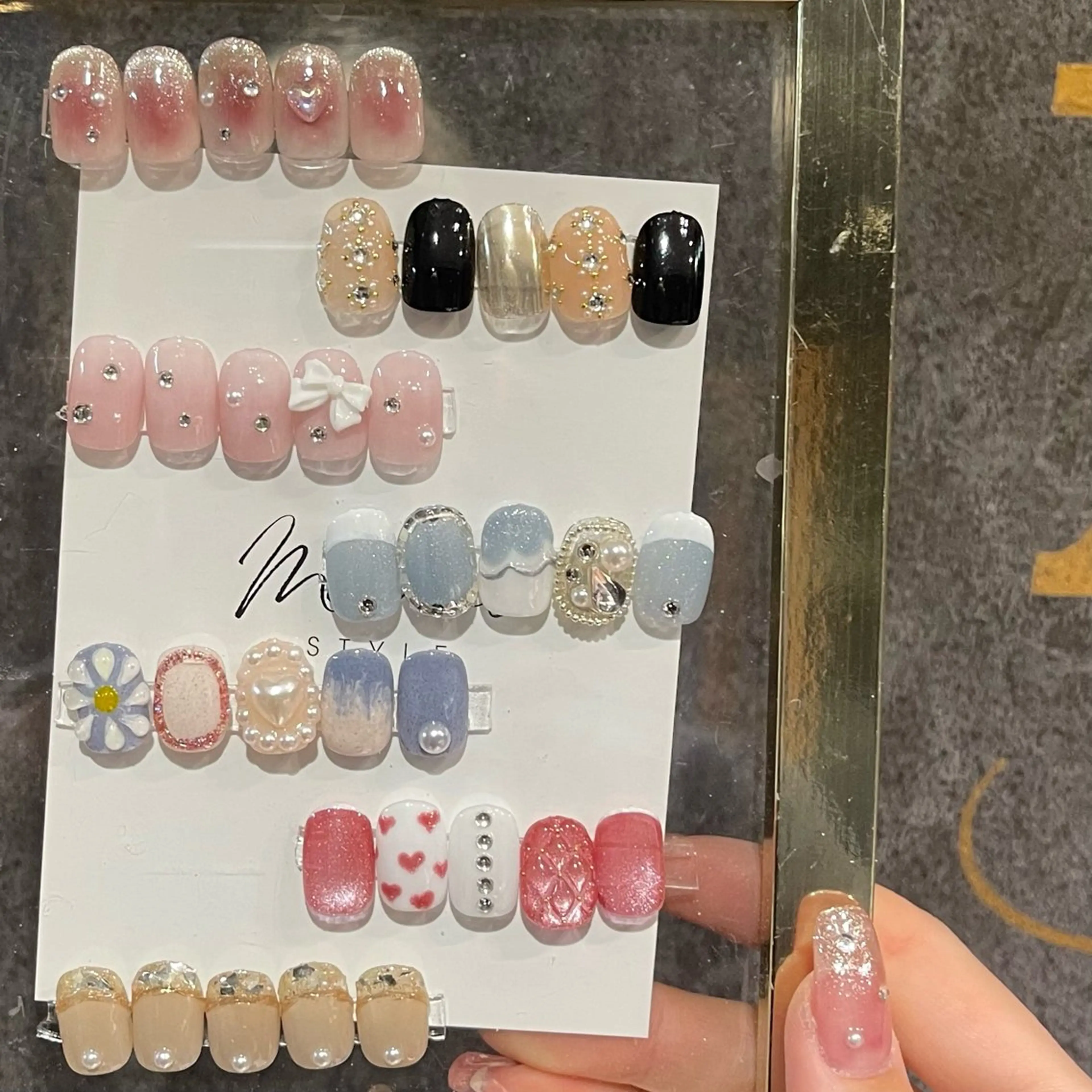 ネイル Renatus🤍 MISUZUのネイルデザイン